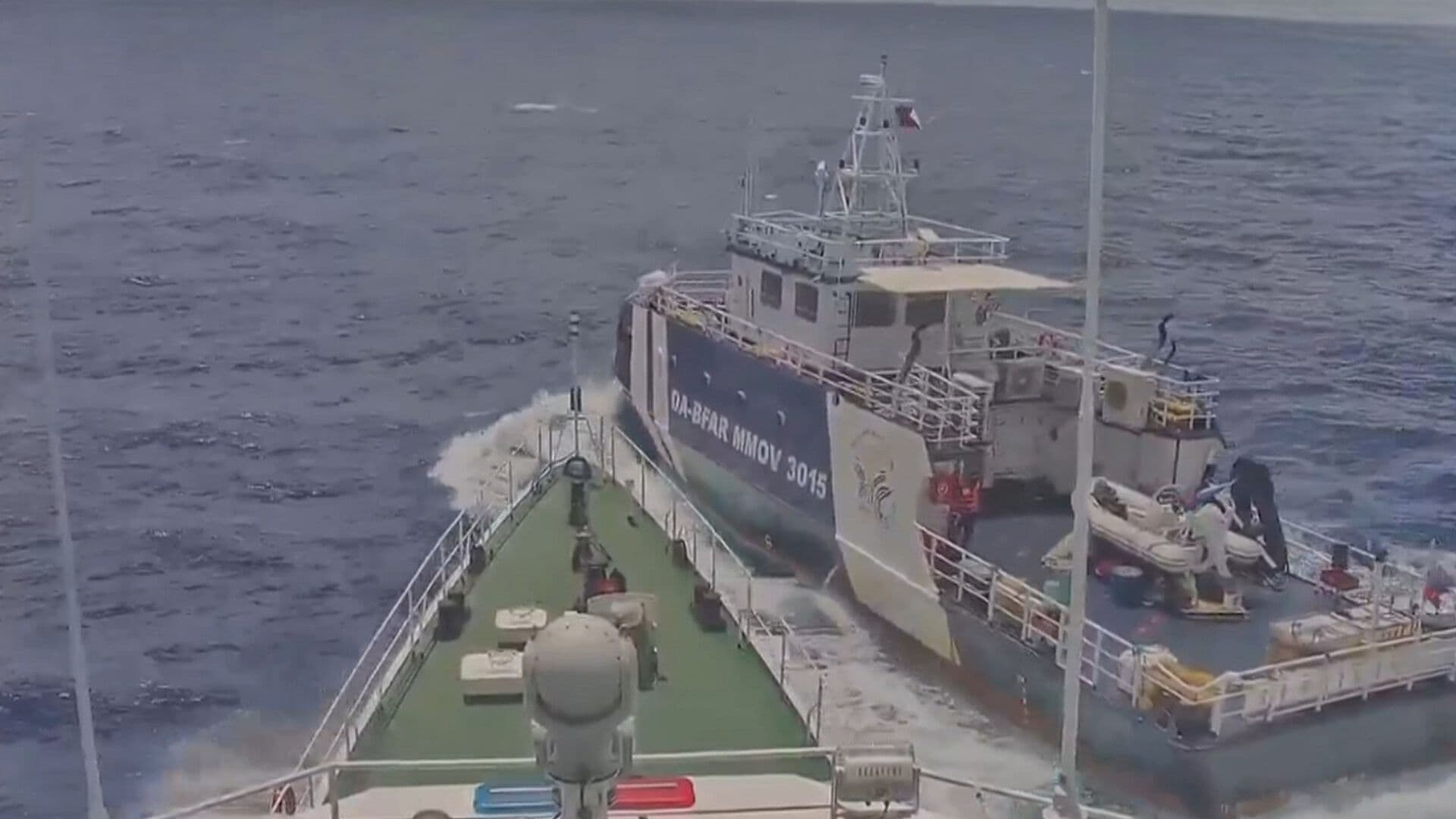 Video: Embarcación China Choca contra Buque de Filipinas en Palawan