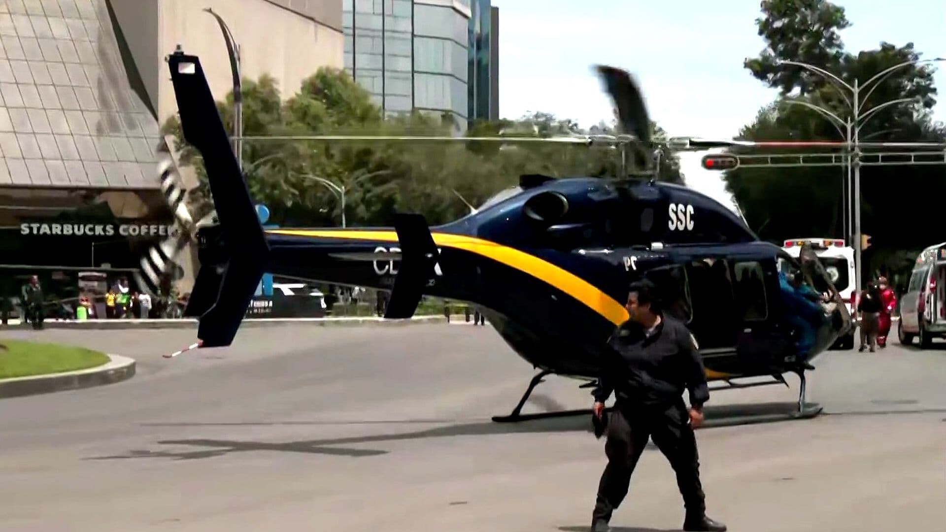 Helicópteros Cóndores Simulan Traslado de Dos Lesionados en Zona de El Caballito
