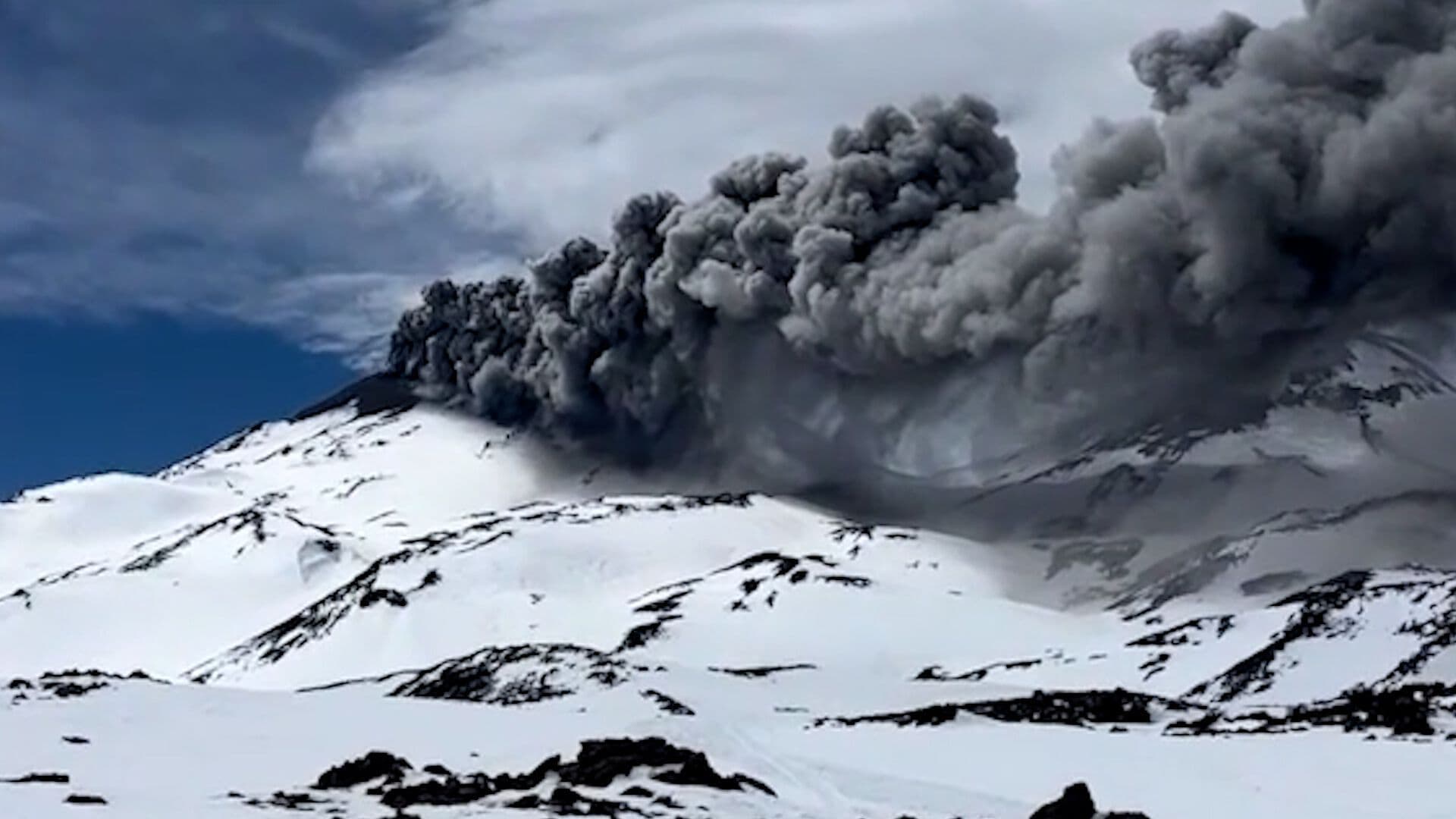 Nevados de Chillán registran pulso eruptivo