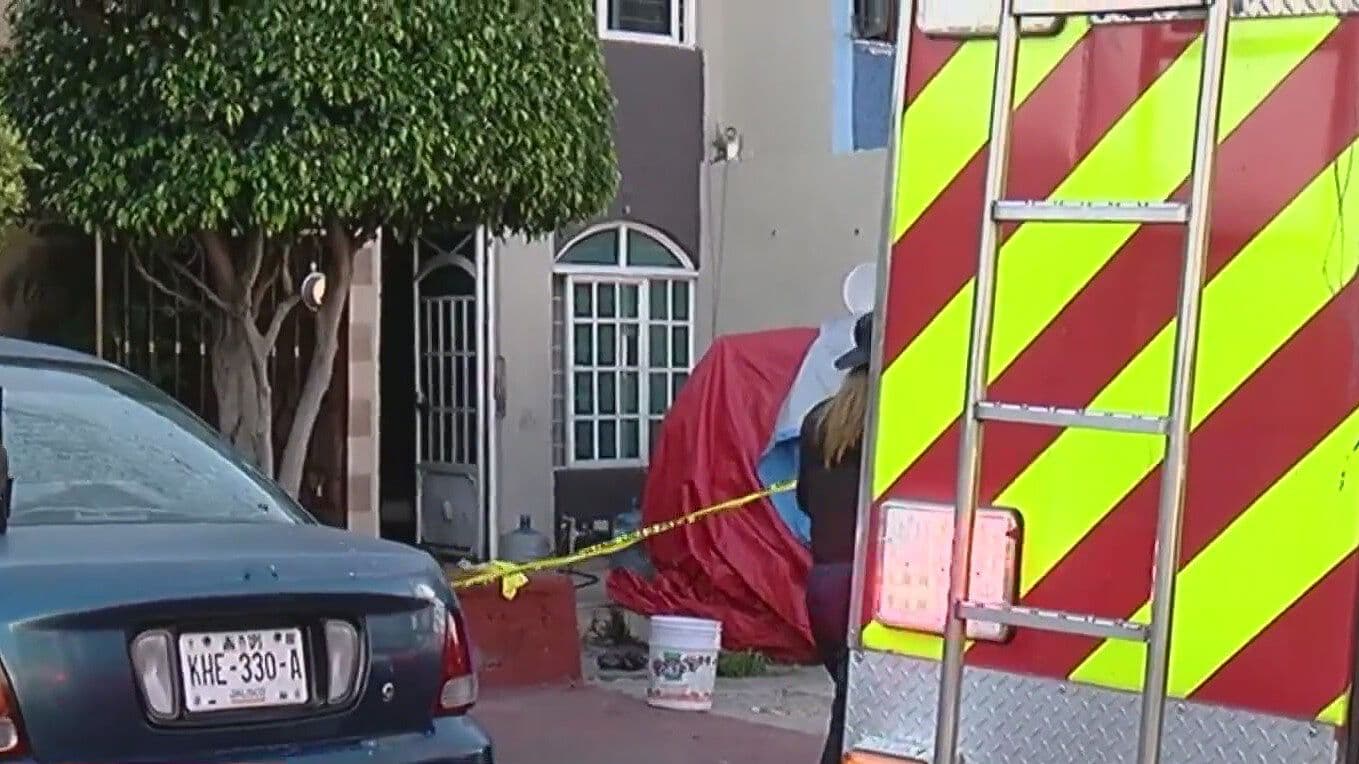 Incendio en una Vivienda de Guadalajara Deja a Una Mujer con Quemaduras Graves