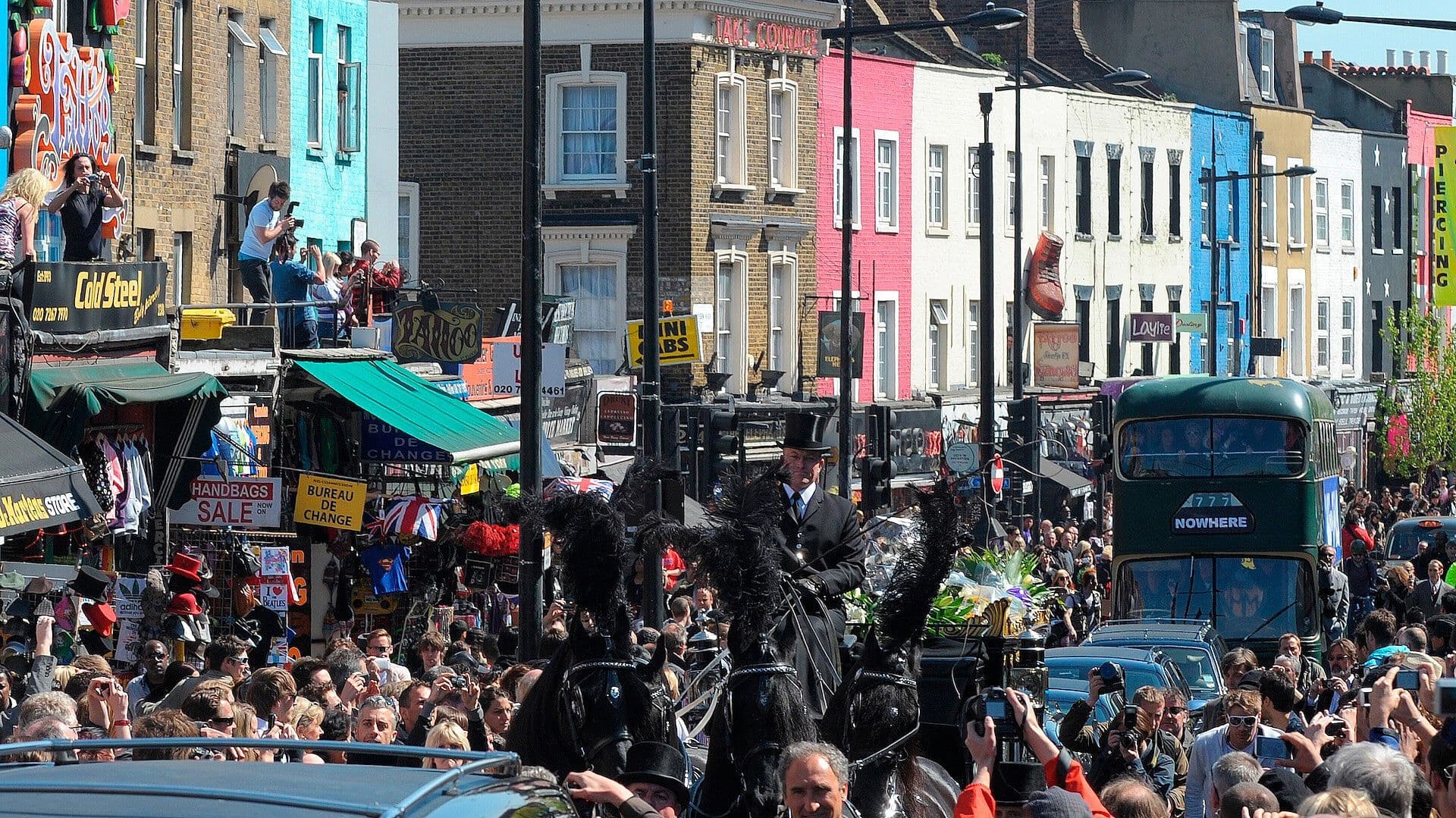 50 Años Después, el Punk Sigue Vivo en las Calles de Camden, Londres