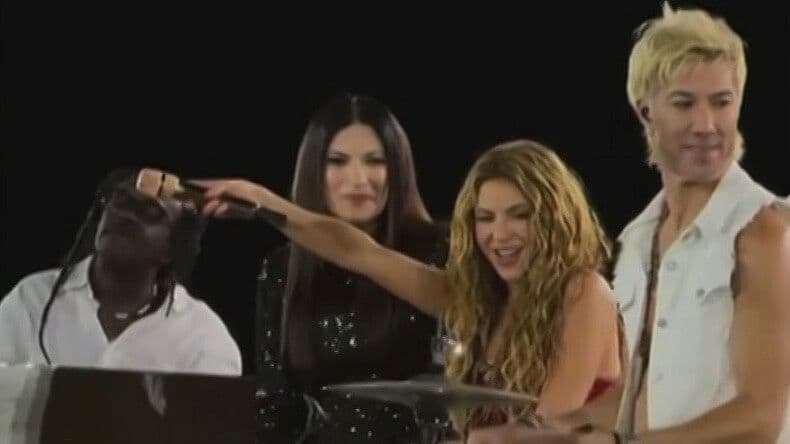 Shakira Sorprende a sus Fans e Invita a Laura Pausini a Cantar en Concierto en Madrid