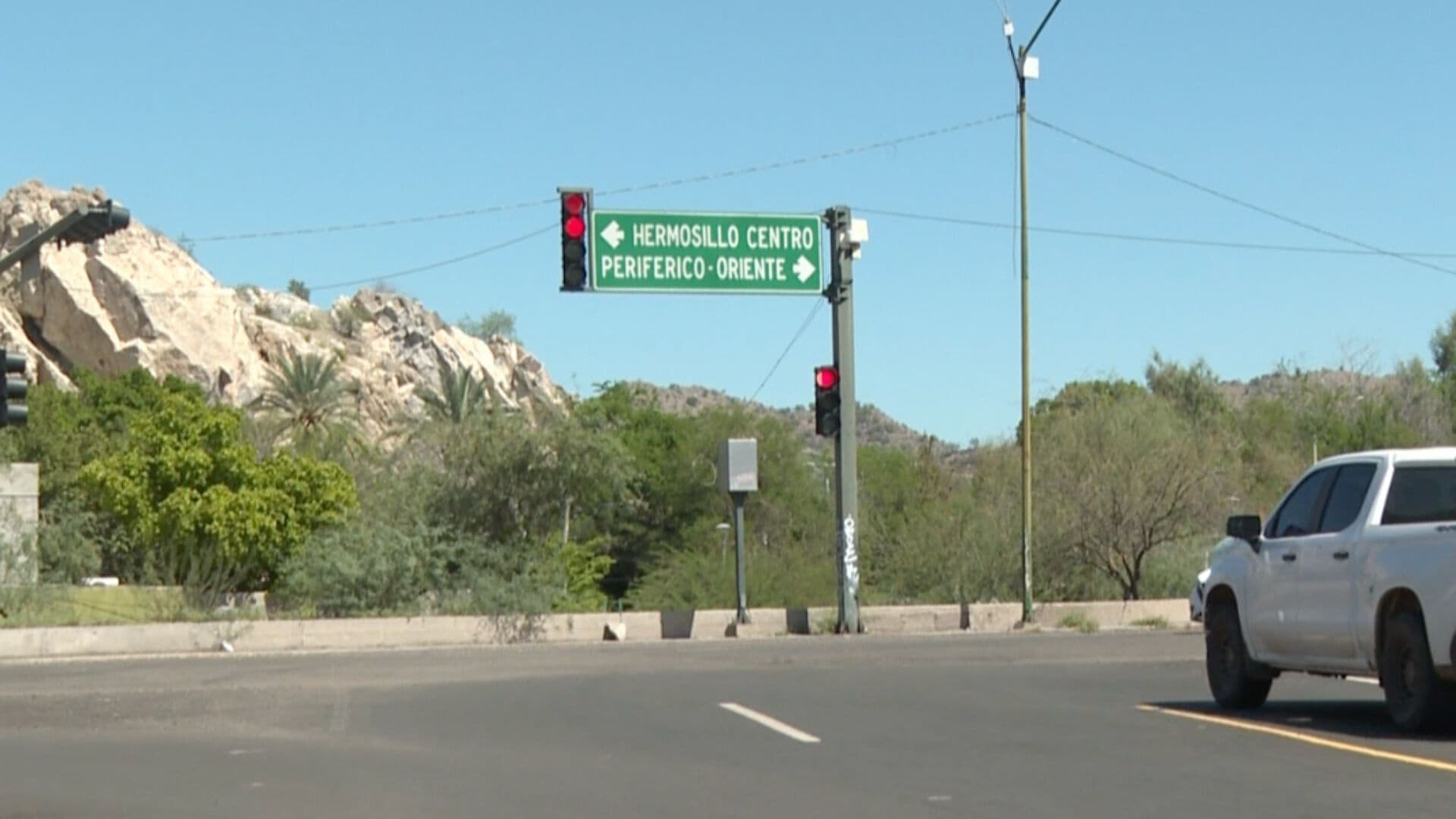 Dos Hombres Detenidos en Posesión de Armas y Drogas en Hermosillo, Sonora