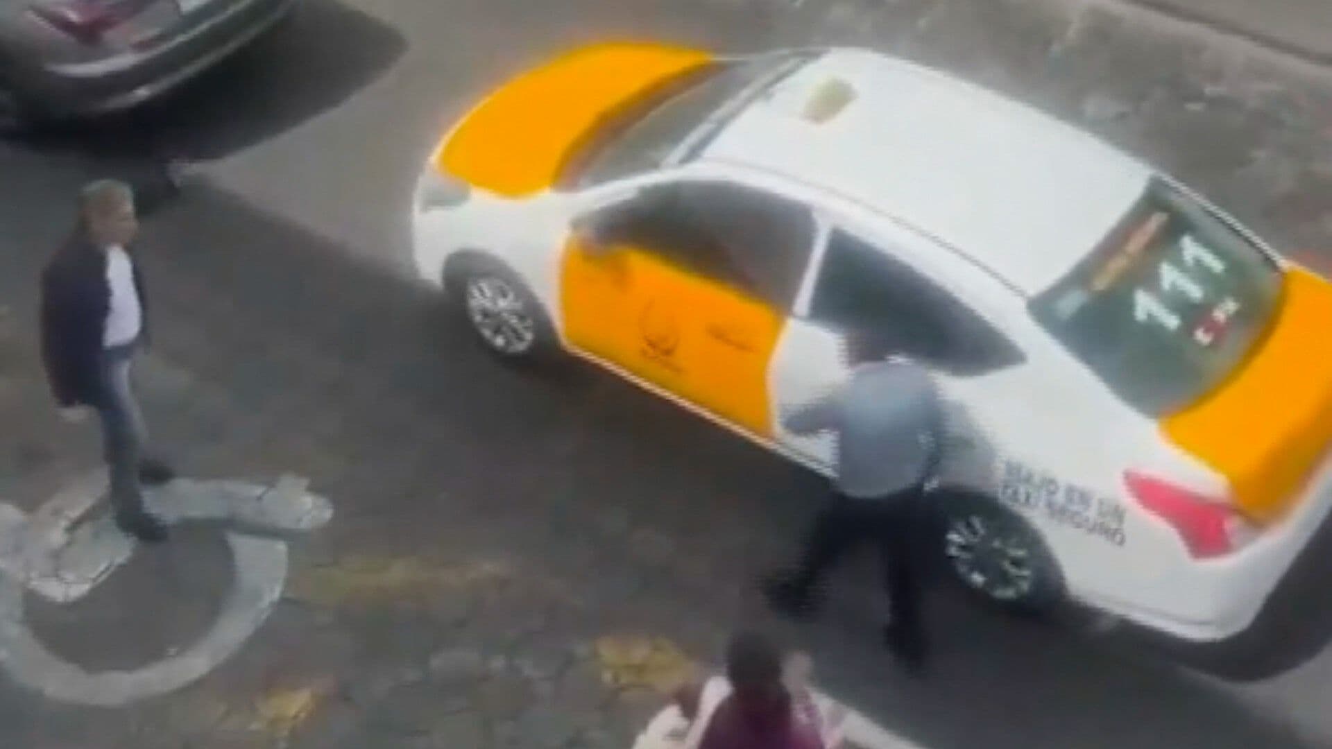 Video Momento Pelea Taxistas Disputa Pasajero 2 Poniente 9 Norte Centro Histórico Puebla
