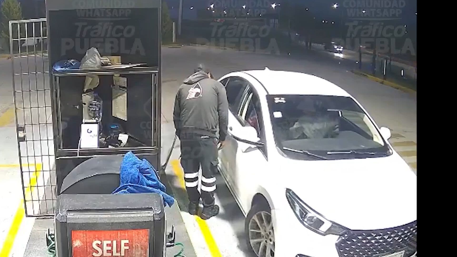 Automovilista Huye sin Pagar de Gasolinera