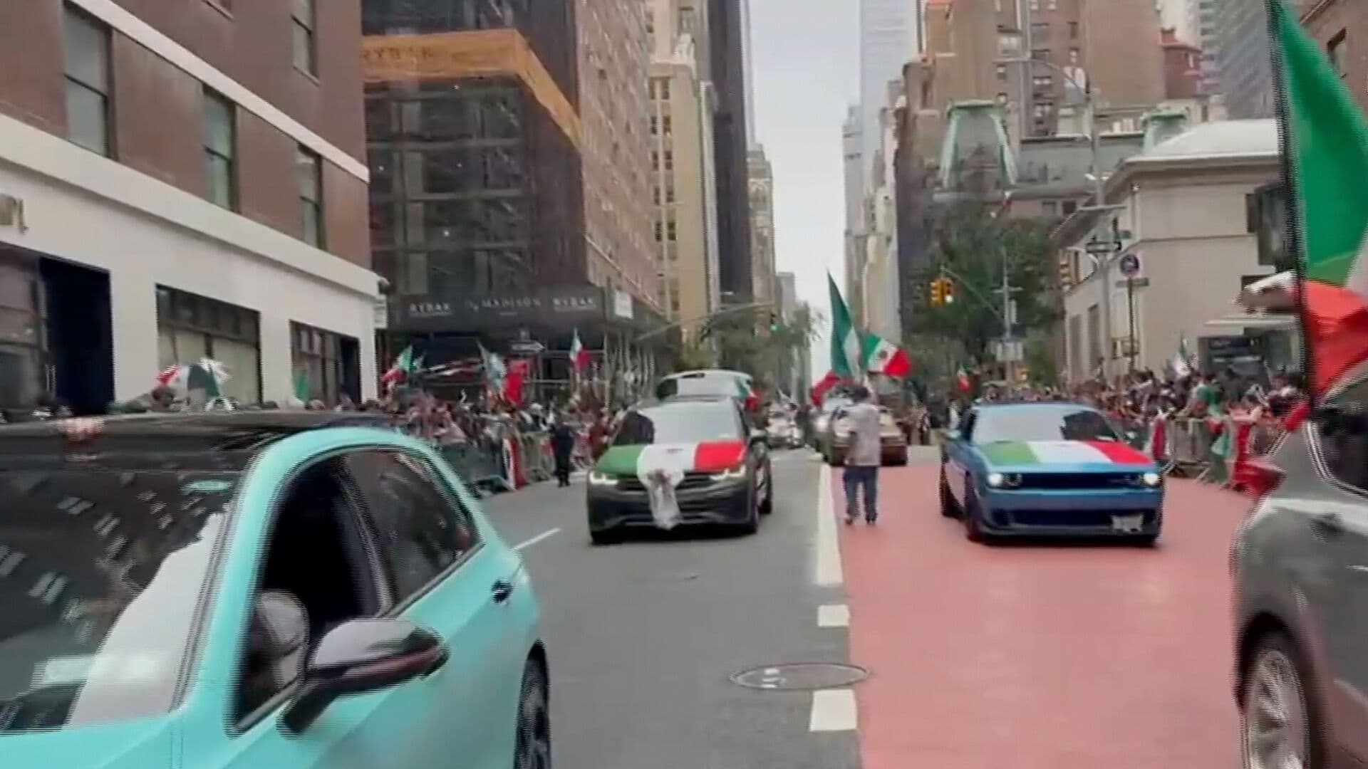 Migrantes Poblanos Desfile 2026 Independencia de México Manhattan Nueva York Estados Unidos