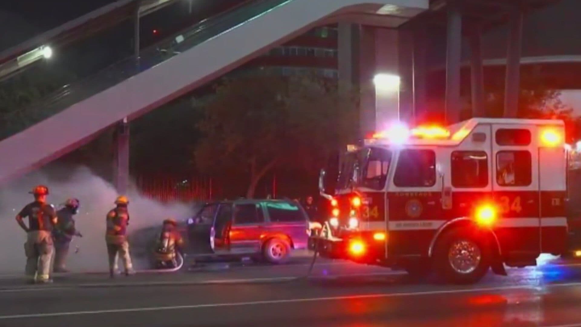 Se Incendia Camioneta en la Colonia Obrera en Monterrey