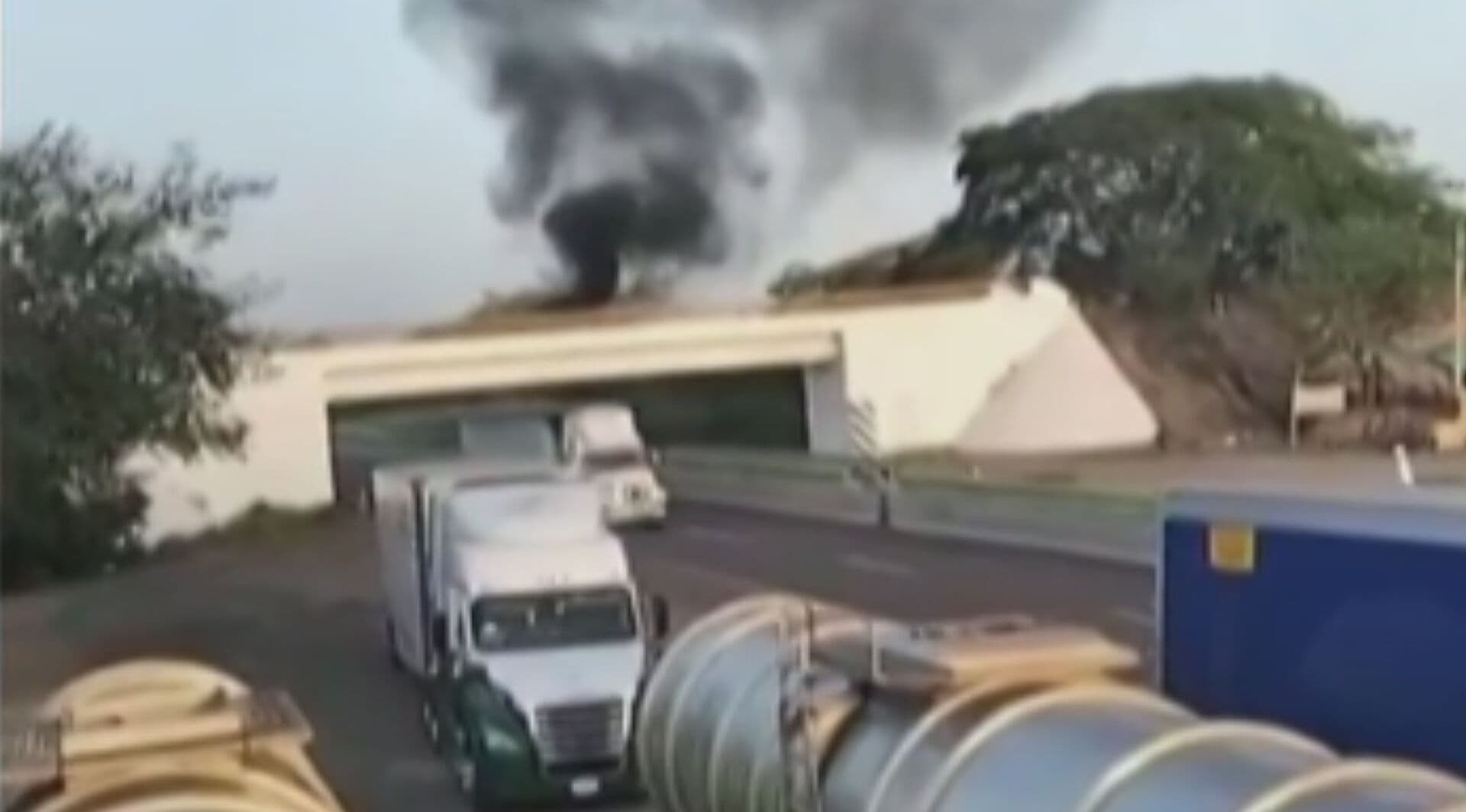Cierran la Autopista Veracruz-Córdoba por Accidente de Pipa