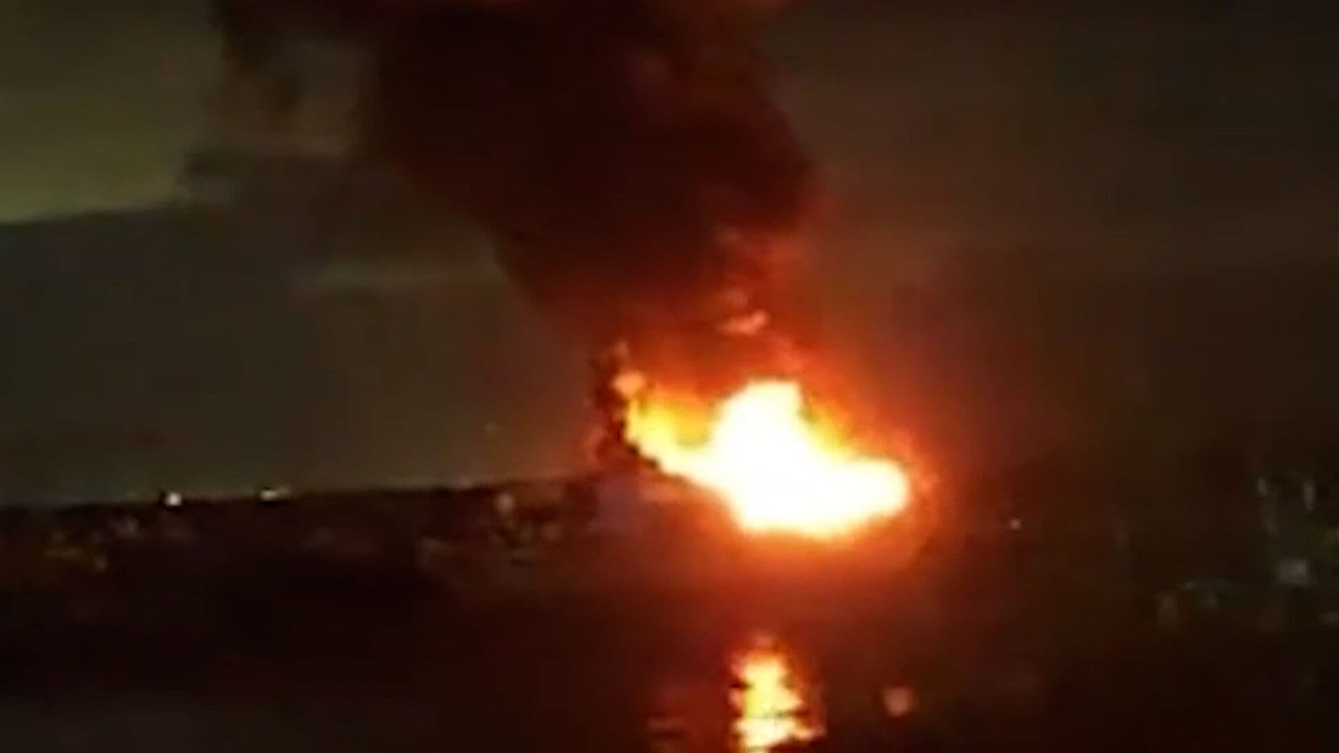 Incendio Consume Barco en Panamá