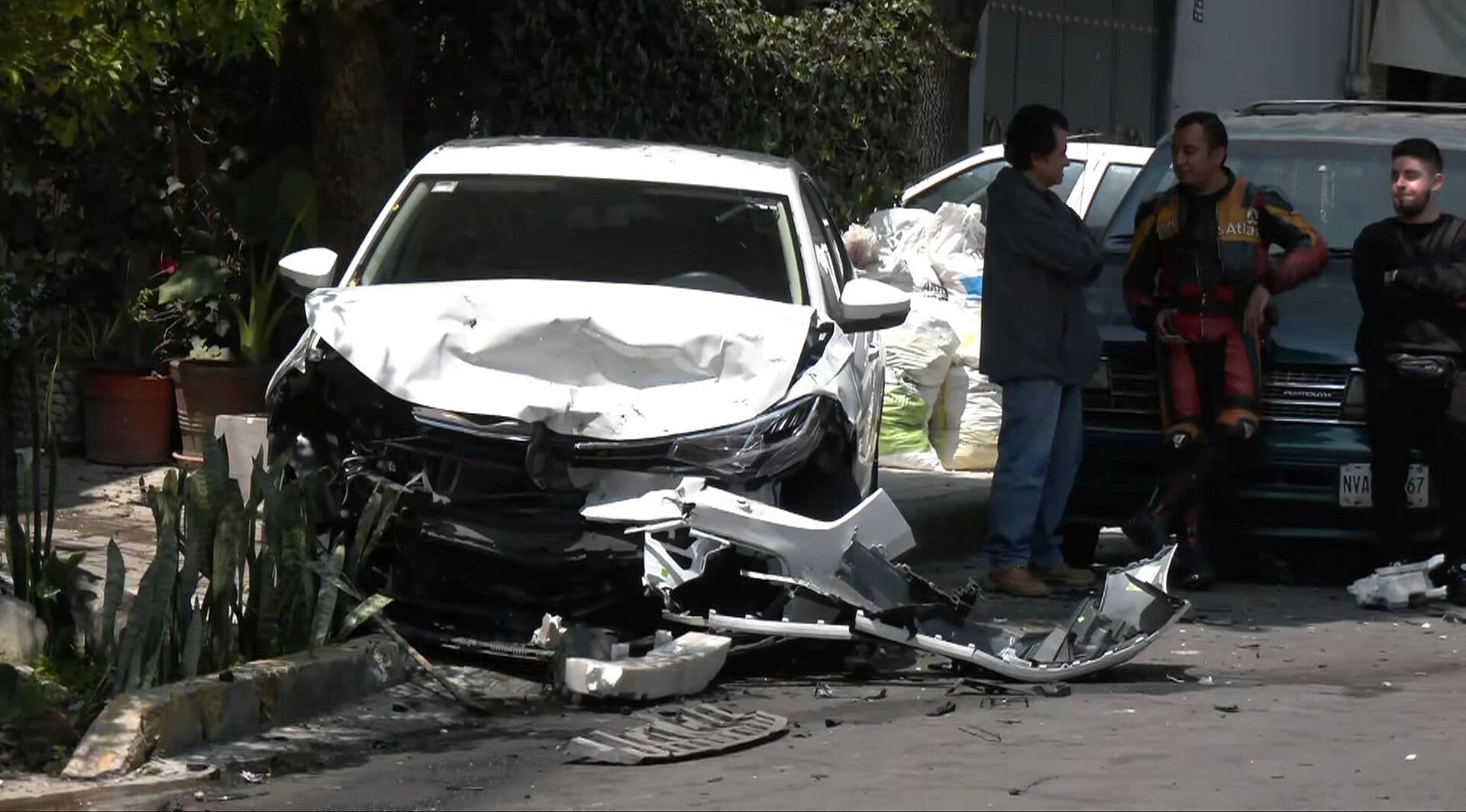 Autos Quedan Destrozados tras Choque en la Alcaldía Tlalpan