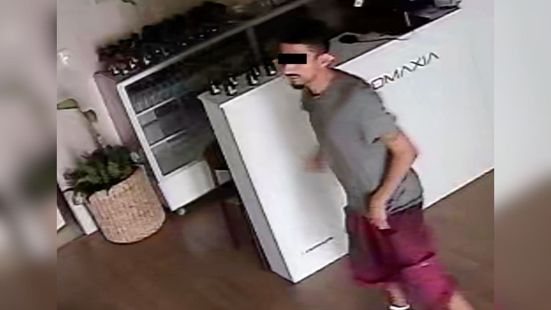 Detienen a Hombre por Presunto Robo a Perfumería en Monterrey, NL