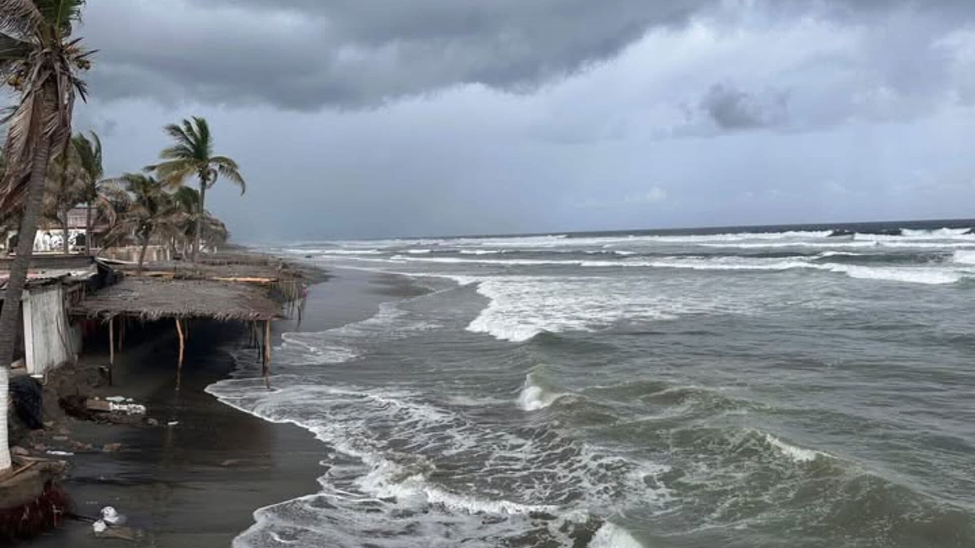 Cierran Puerto de Manzanillo por Efectos del Huracán Polo; Hay Alerta Azul en Colima