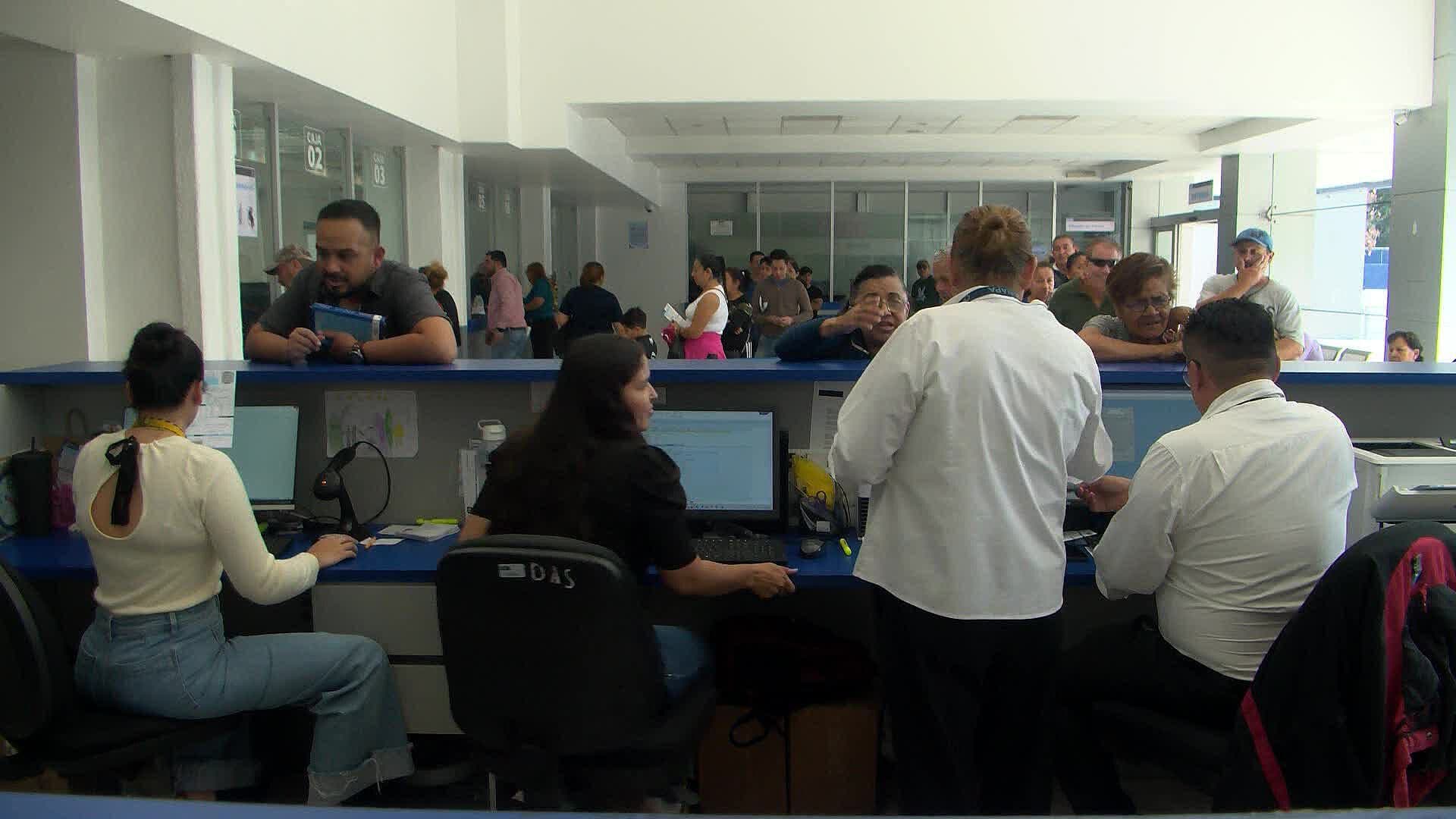 Suman 143 Embargos y Más de 2 Mil Vehículos Inmovilizados por Deudas con el Siapa