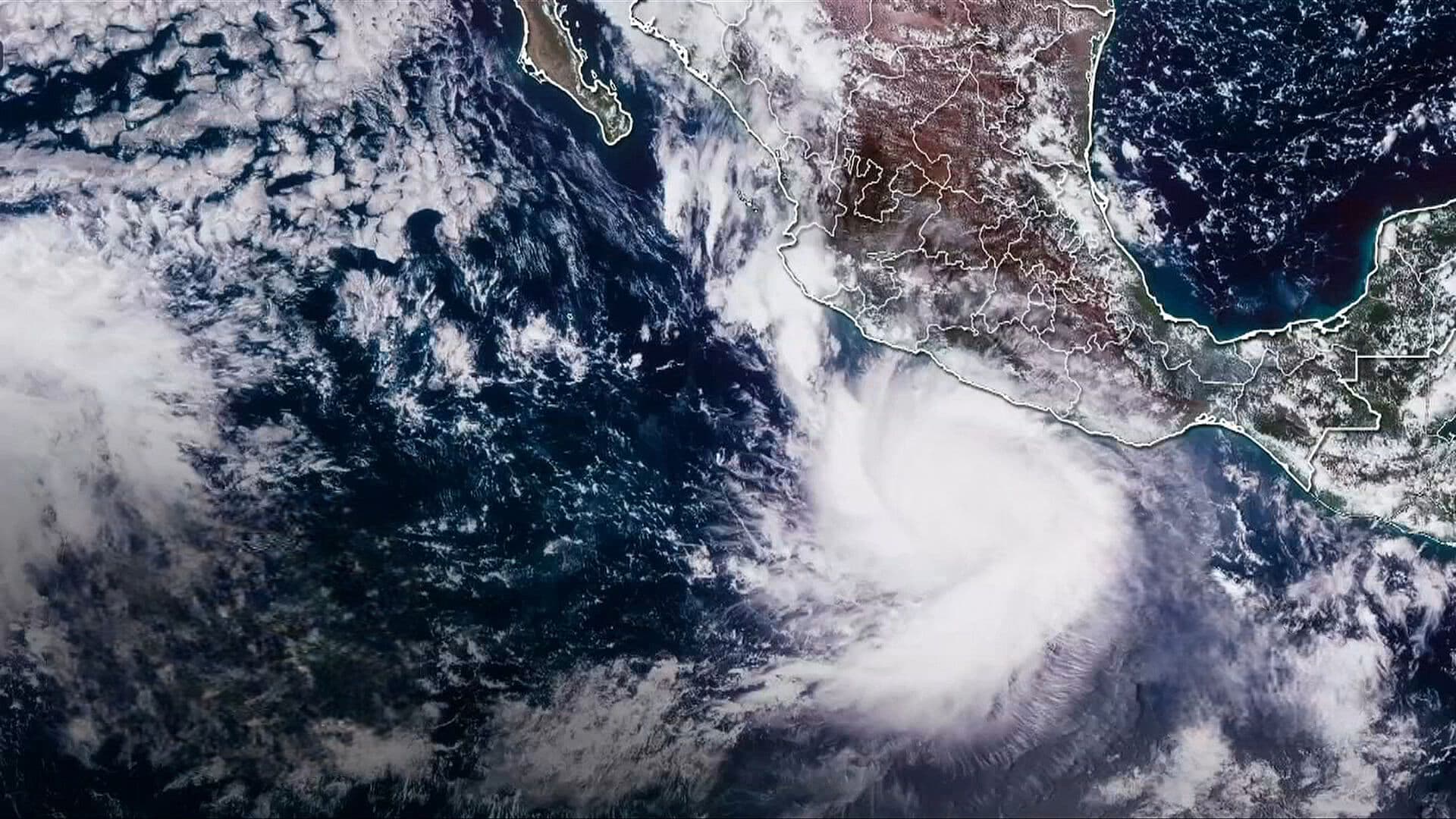 Huracán Polo Extremadamente Peligroso por su Condición Estacionaria