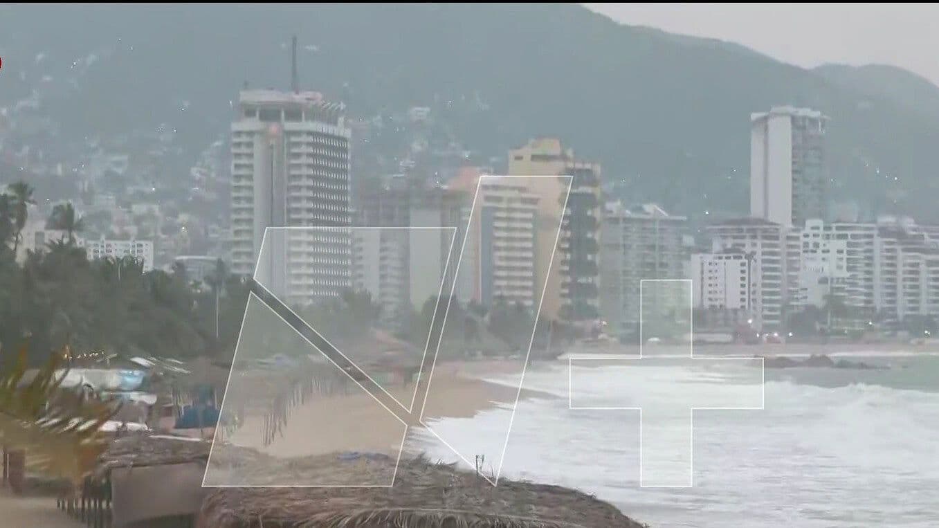 Huracán Polo: Así Amaneció Acapulco con Fuertes Vientos y Oleaje Elevado