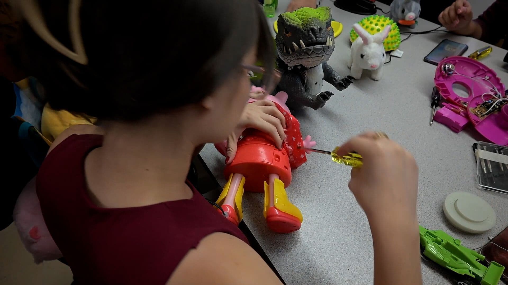 Adaptan Juguetes para Niños con Discapacidad