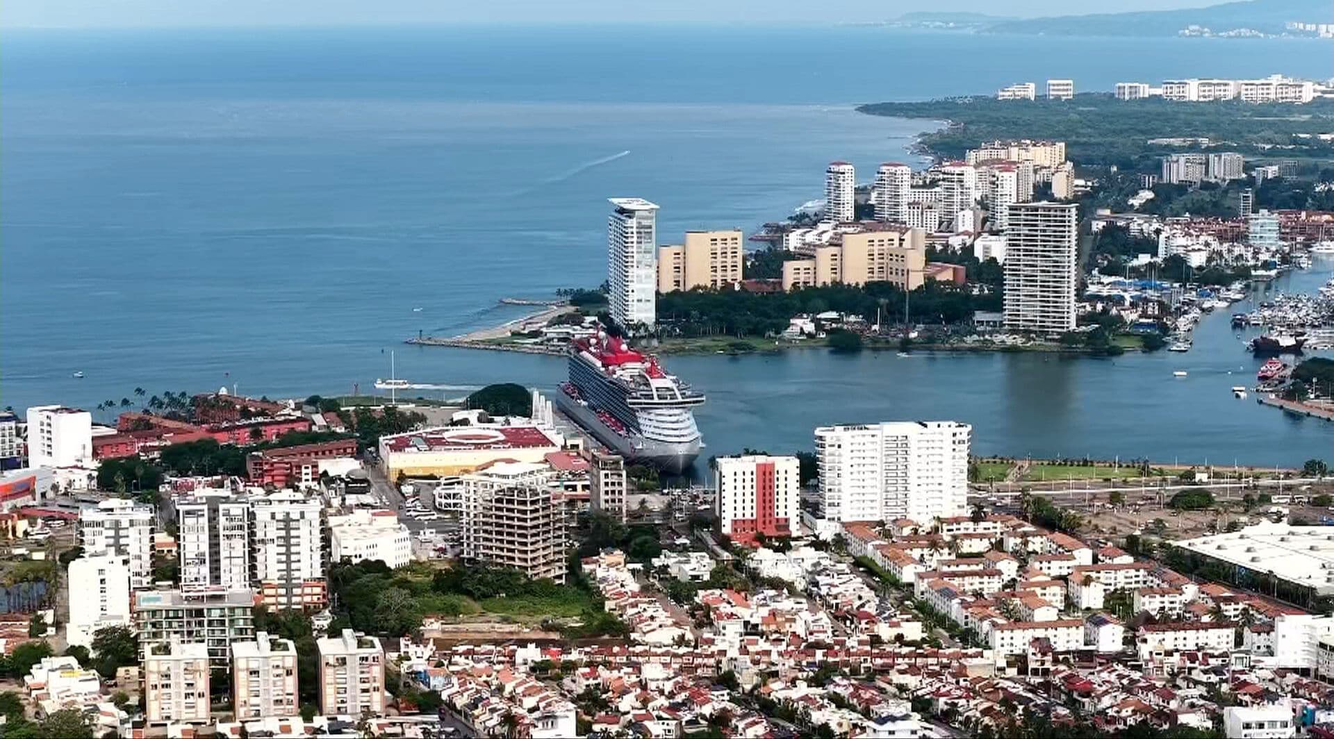 Así Se Ven Efectos del Huracán Polo Desde el Aire en Puerto Vallarta