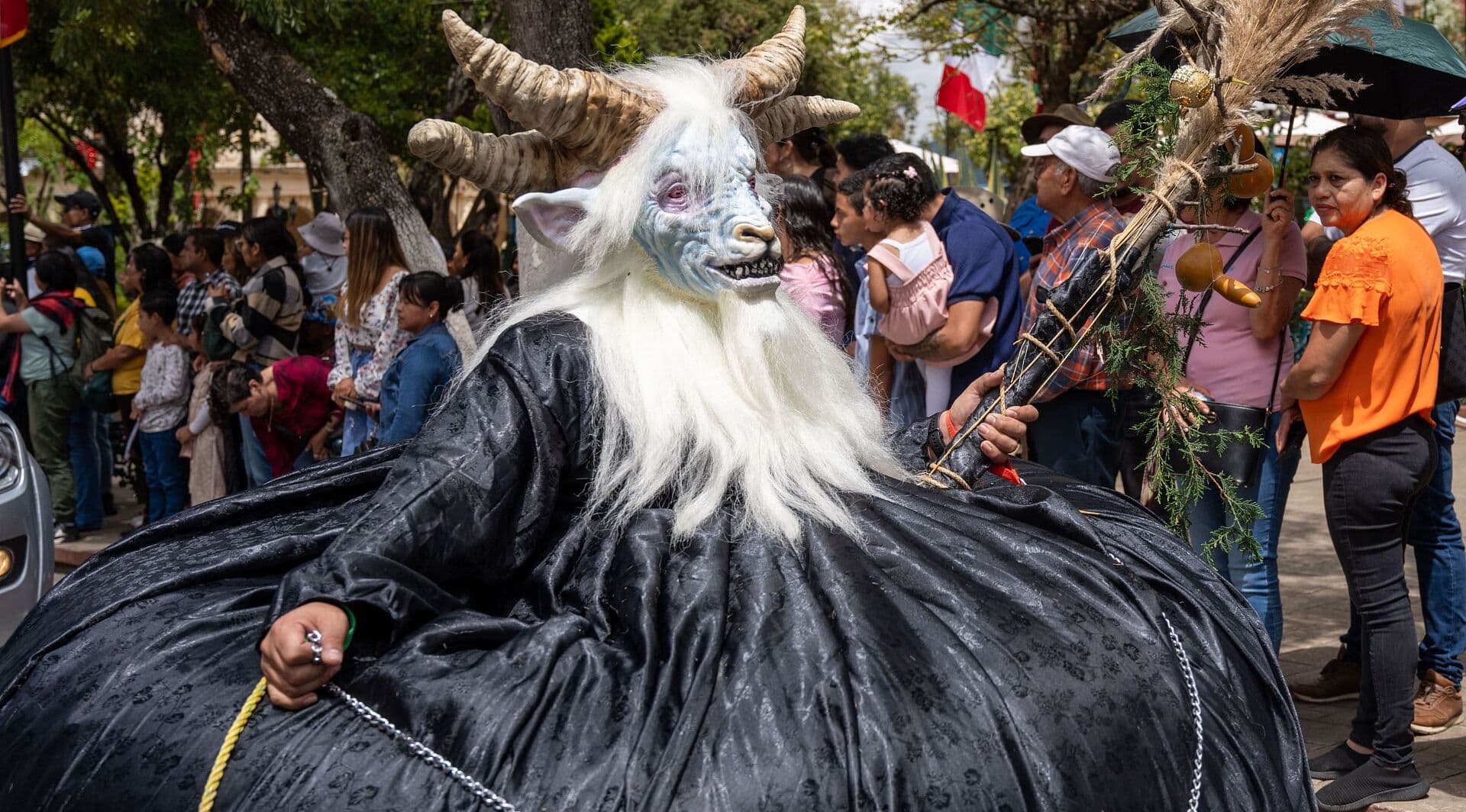 Así se Vive el Tradicional Desfile de Los Panzudos de La Merced en Chiapas