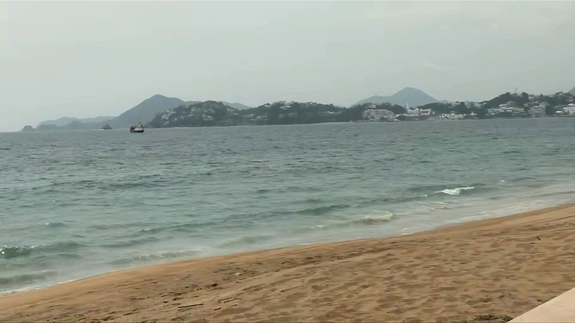 Huracán 'Polo': Alertan por Olas de Ocho Metros de Altura en las Playas de Colima