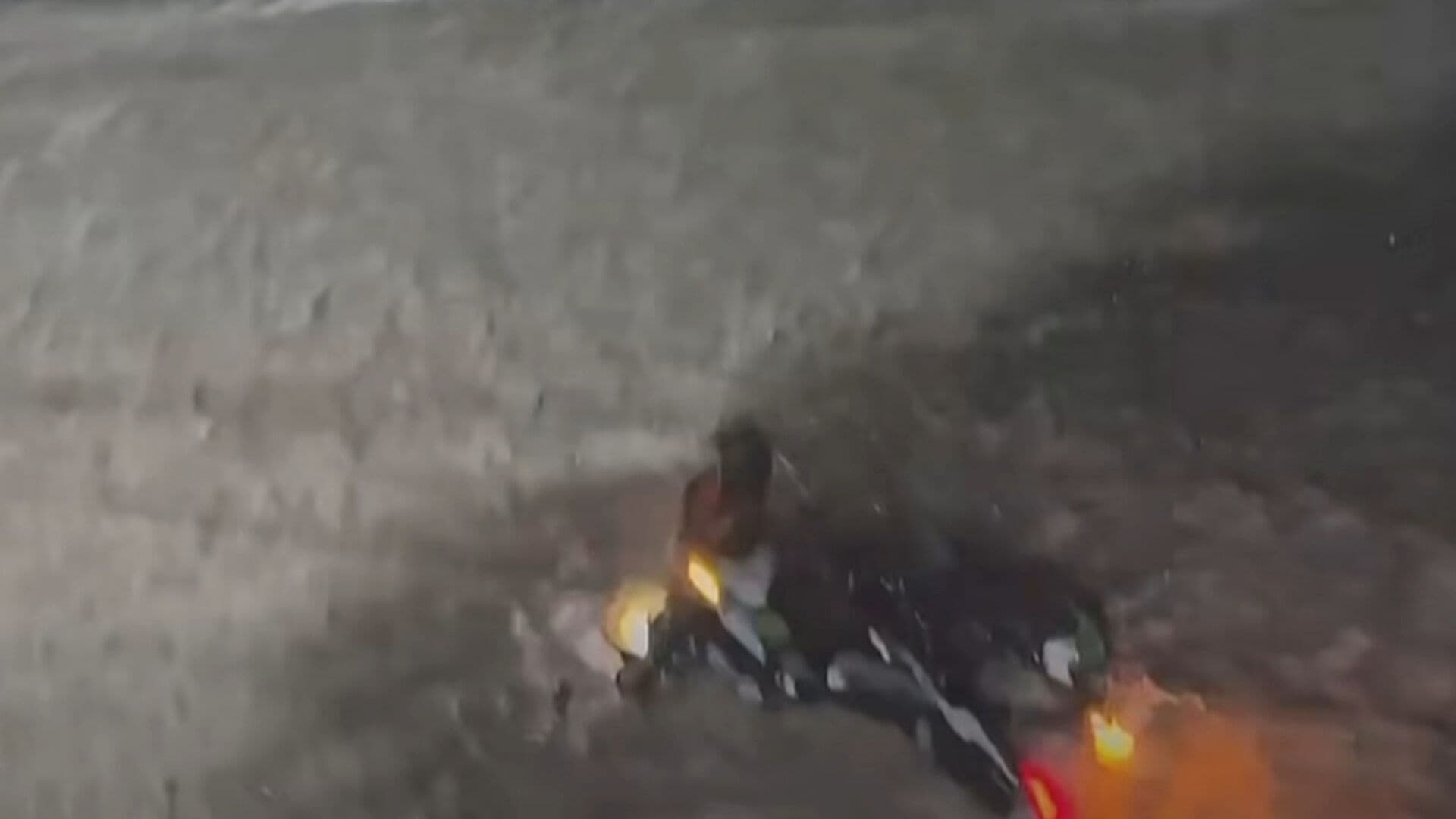 Motociclista es Arrastrado tras Desbordamiento de Arroyo en Chiapas
