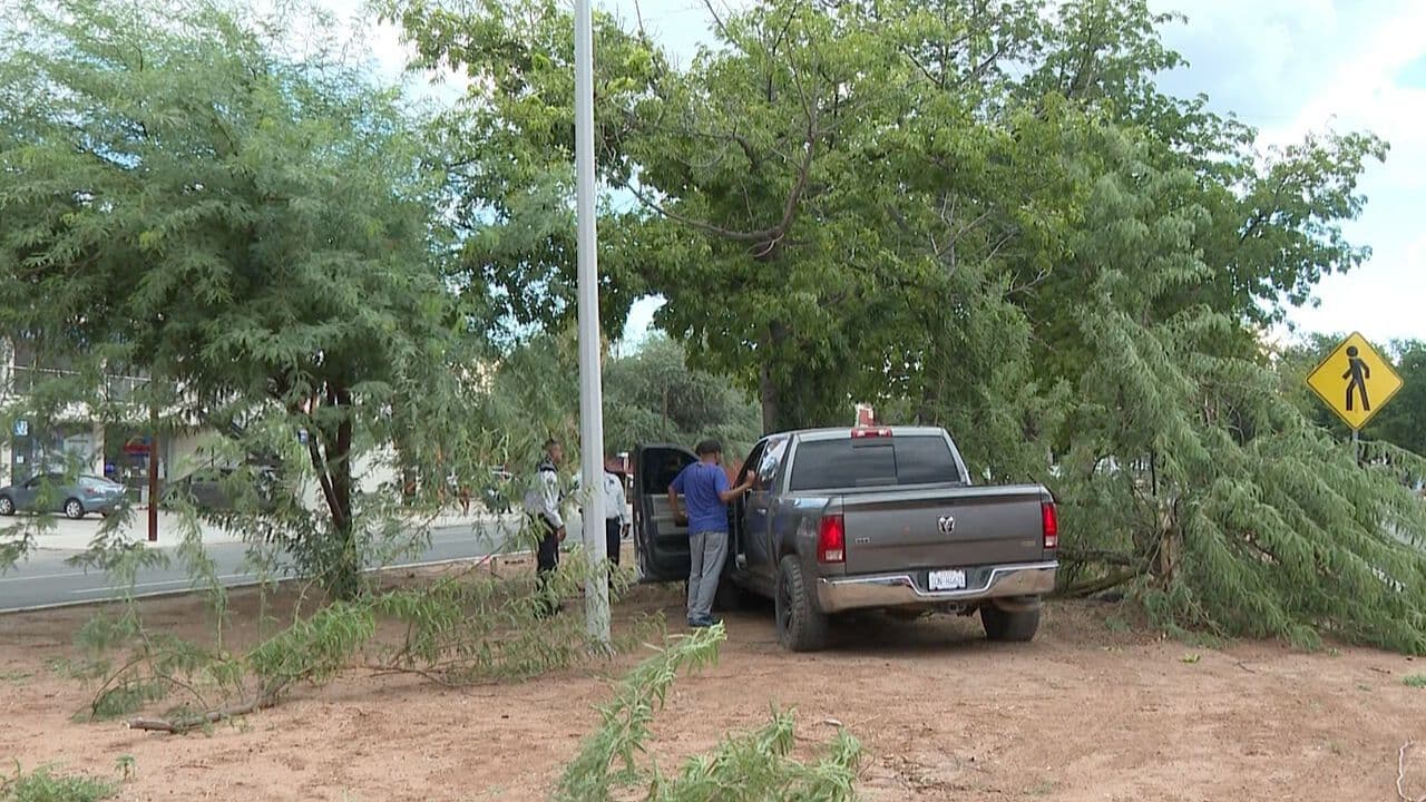 Choque Entre Sedán y Pick Up Deja un Lesionado en el Bulevar Morelos, en Hermosillo