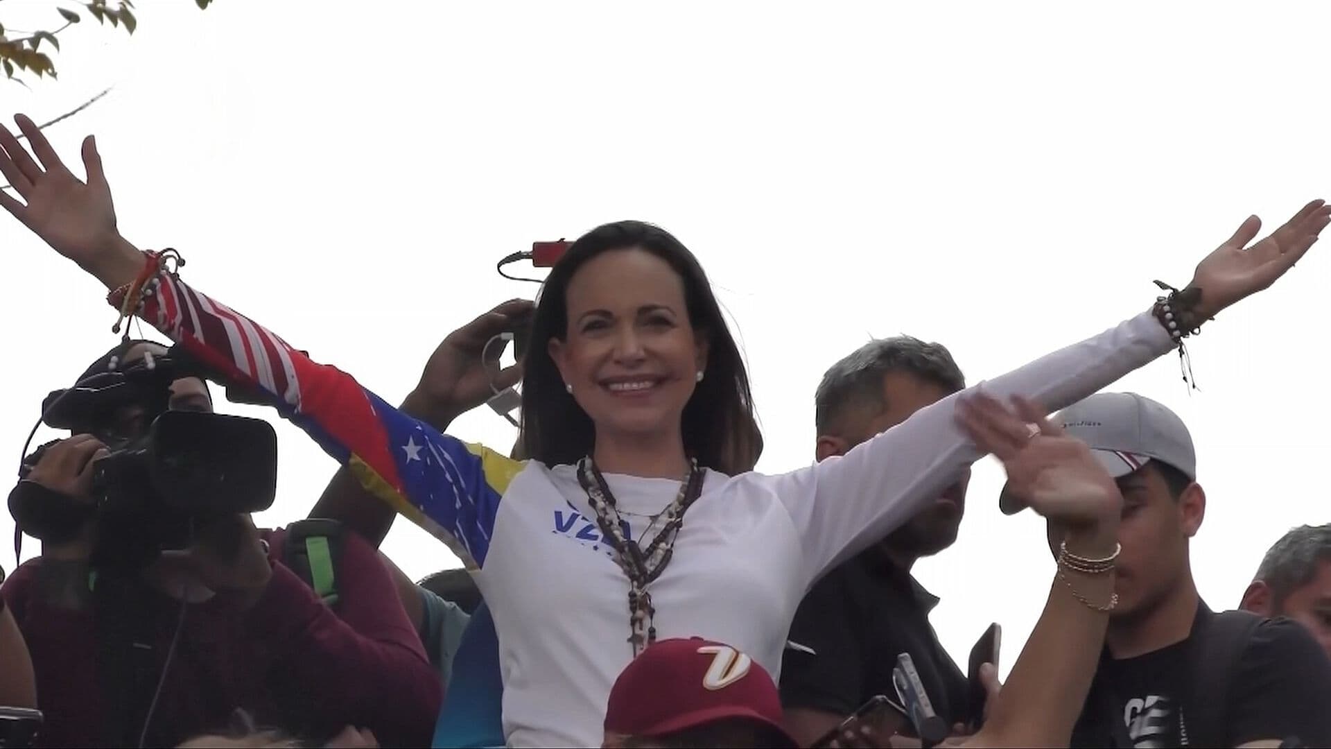 Estudiantes Piden a Gobierno de Venezuela Dejar Entrar a María Corina Machado