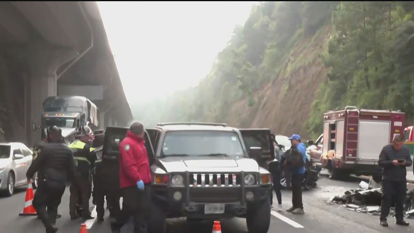 Fuerte Choque en la México-Toluca Deja a una Mujer y una Menor Lesionadas