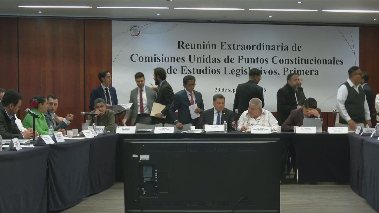 Avanza Reforma para Prohibir la Doble Nacionalidad para Candidatos a la Presidencia
