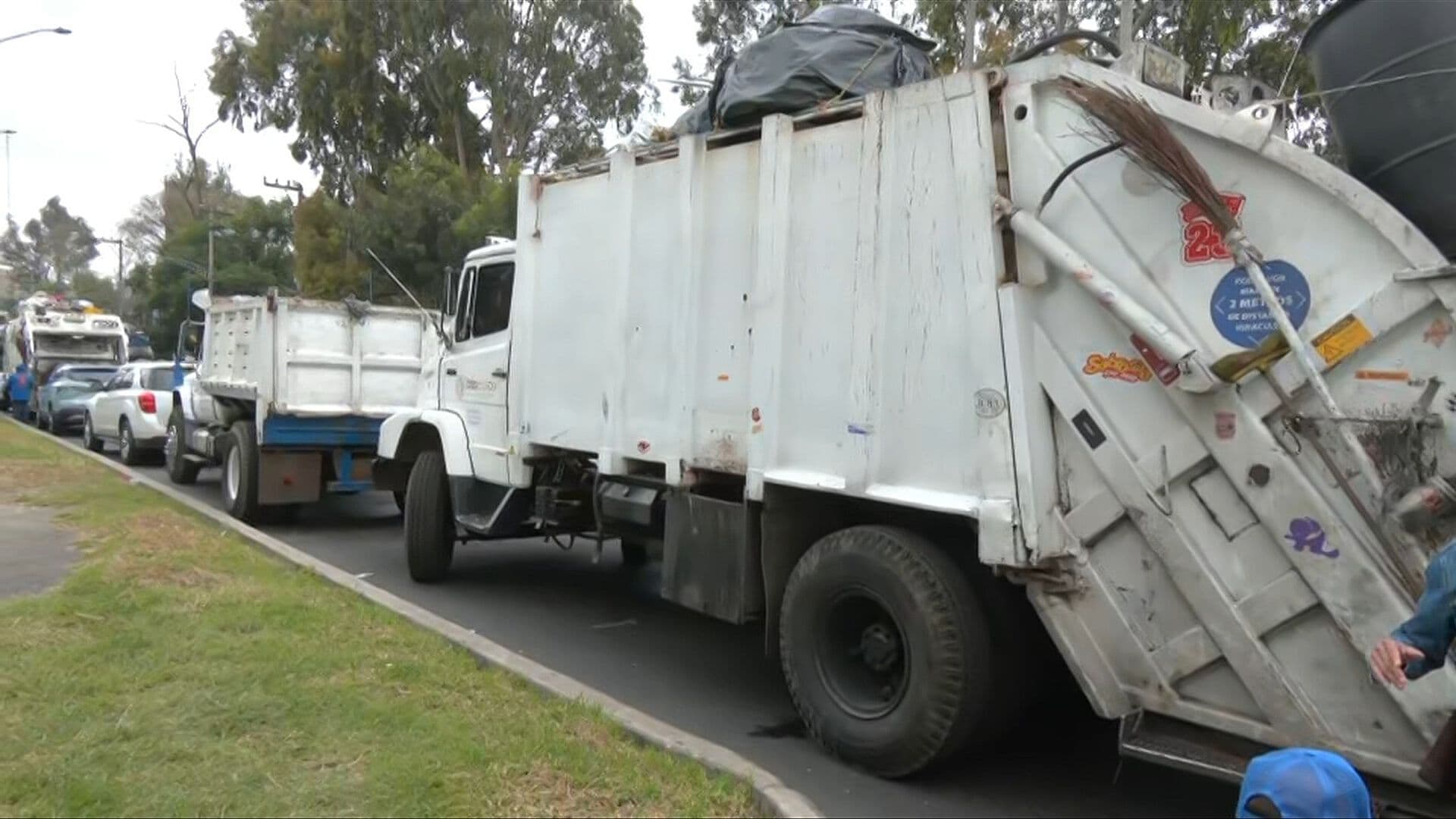 Cierres Viales por Trabajadores de Limpia en Churubusco: Rutas Alternas
