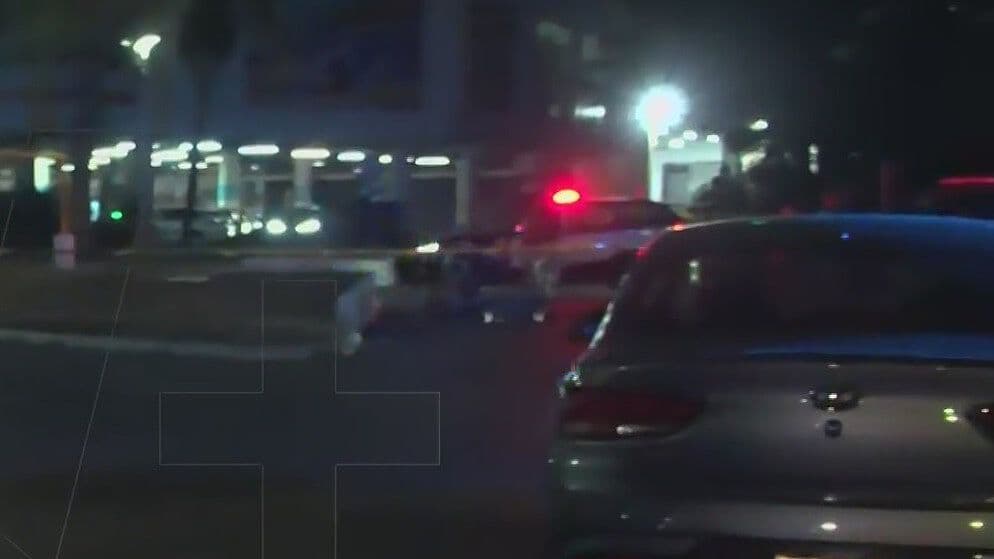 Ejecutan a Hombre en Estacionamiento de Plaza Comercial en Guadalupe