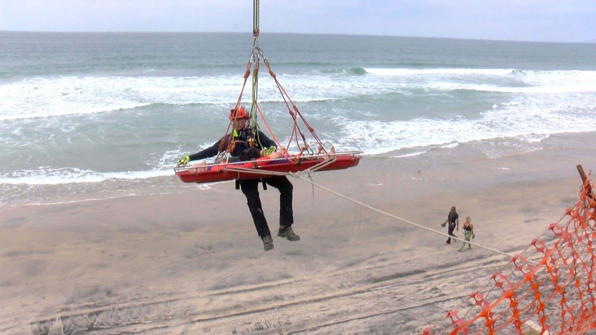 Capacitan a Bomberos De Tijuana para Emergencias de Rescate en Acantilados