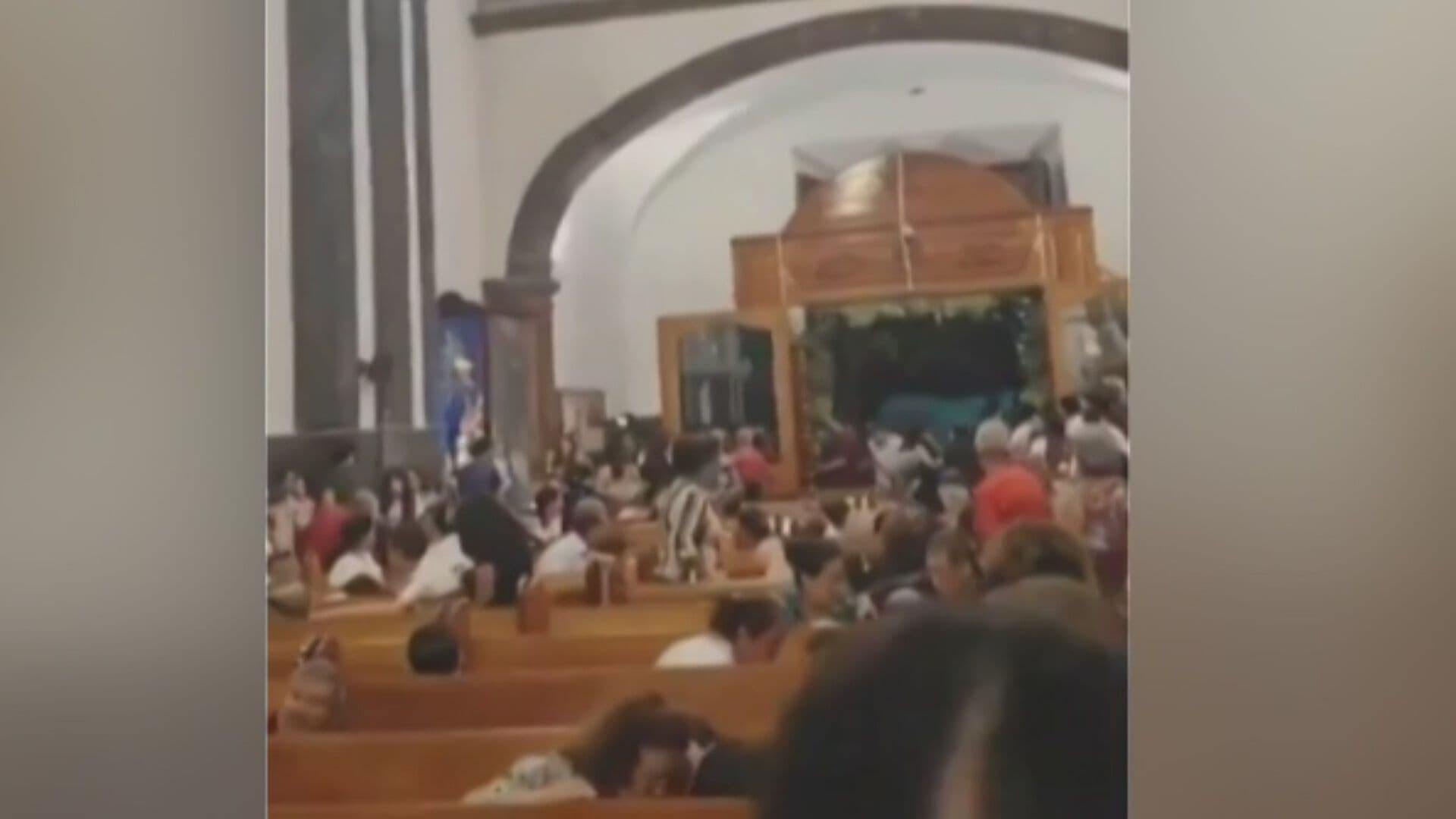 Video | Balacera en Guanajuato Provoca Pánico en Templo