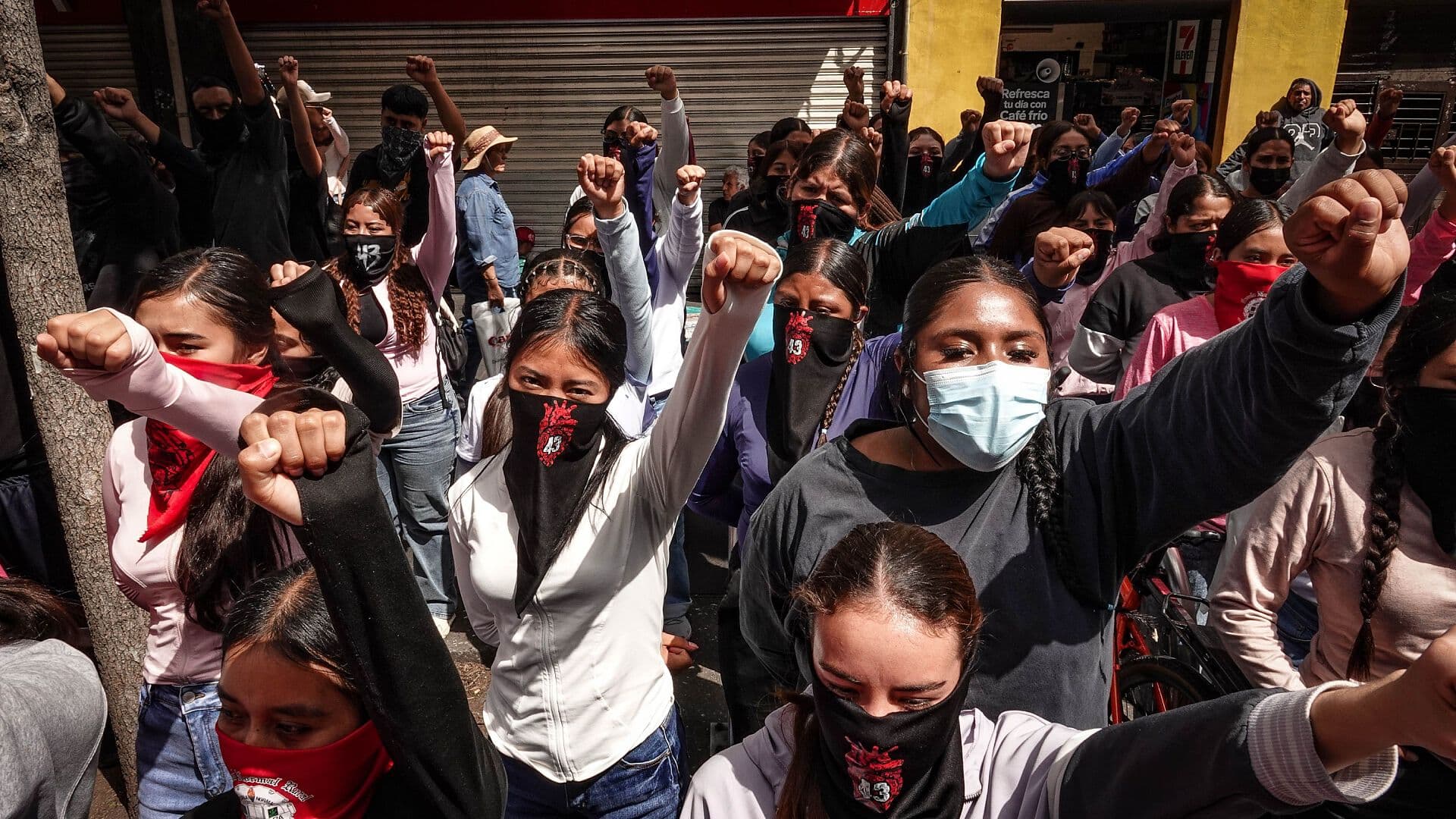 Concluye Mitin de Cara al Aniversario de la Desaparición de los 43