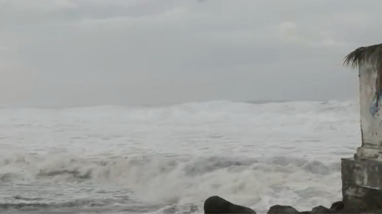 Emiten Alerta Azul en Sonora por Posible Impacto del Huracán Polo