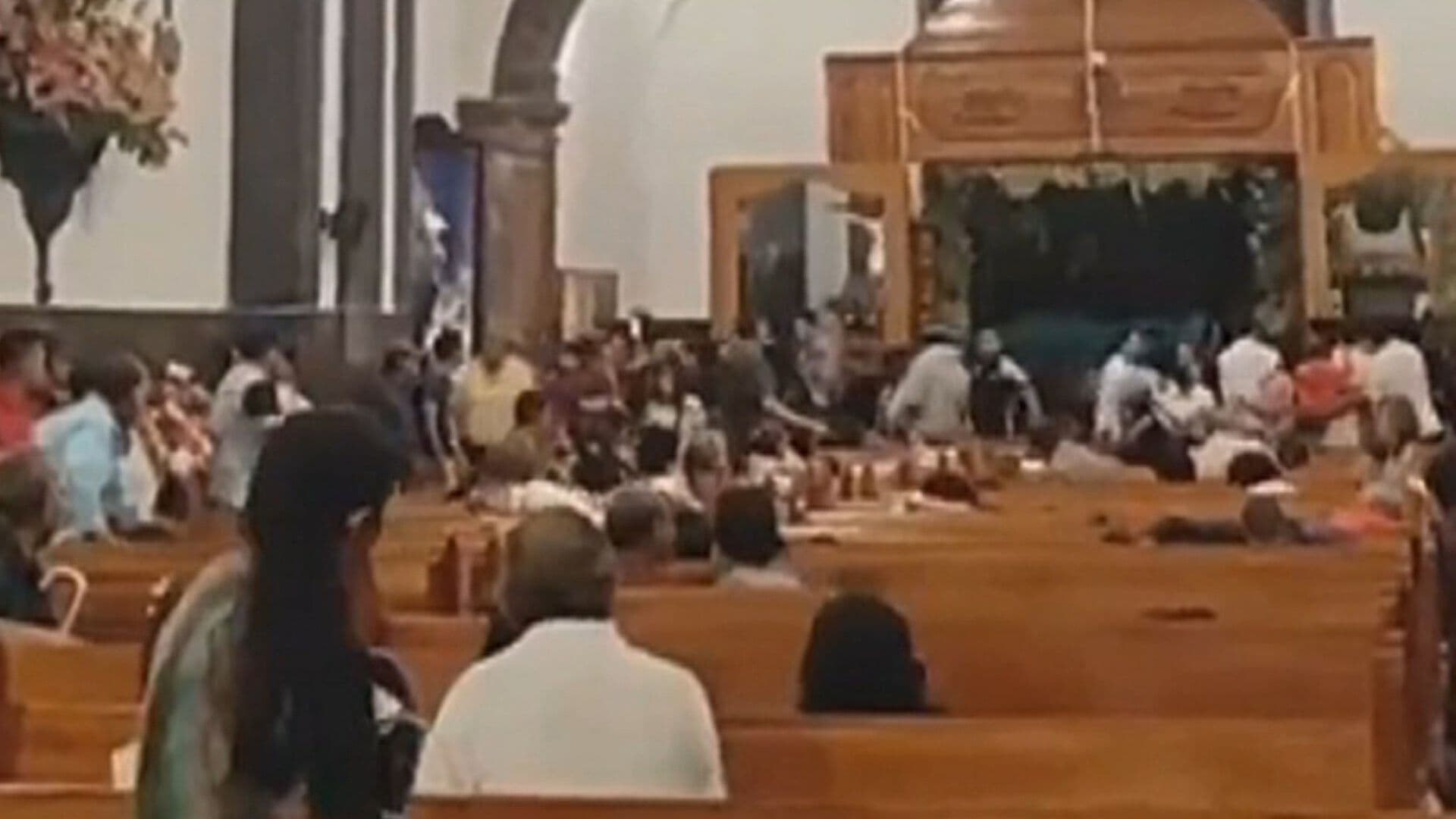 Matan a Tiros a Mujer frente a Iglesia