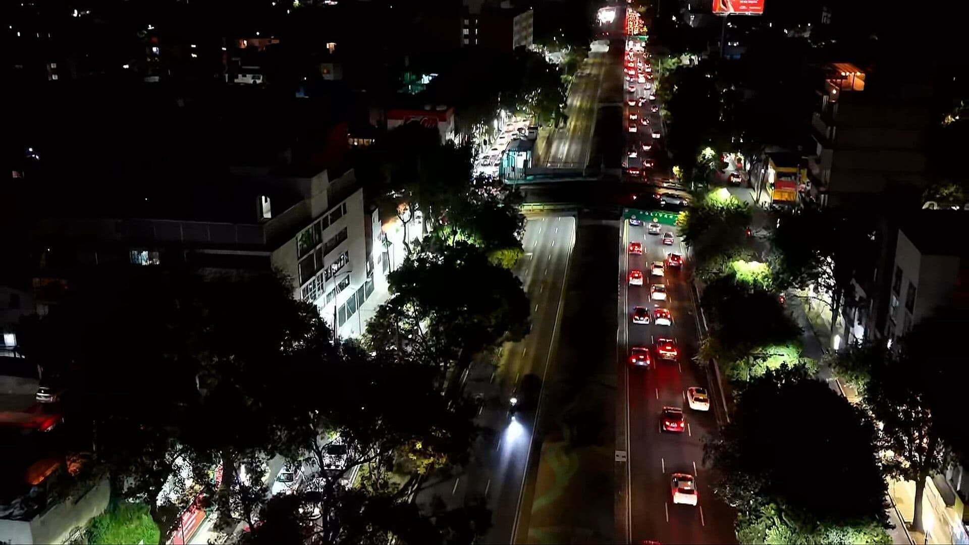 Vecinos Cierran Viaducto, CDMX por Problemas de Drenaje en Colonia Buenos Aires