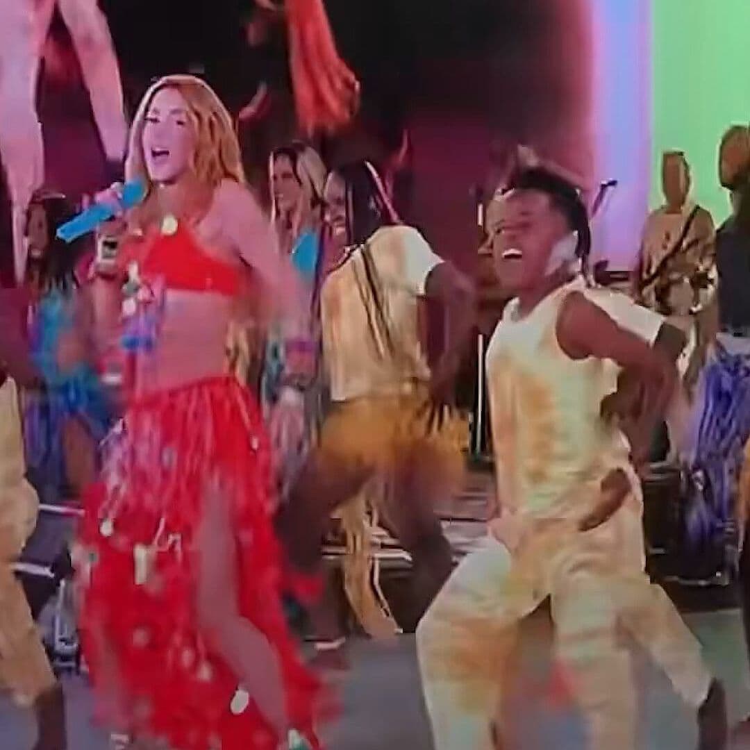 Shakira Se Reencuentra con los Ghetto Kids en Concierto