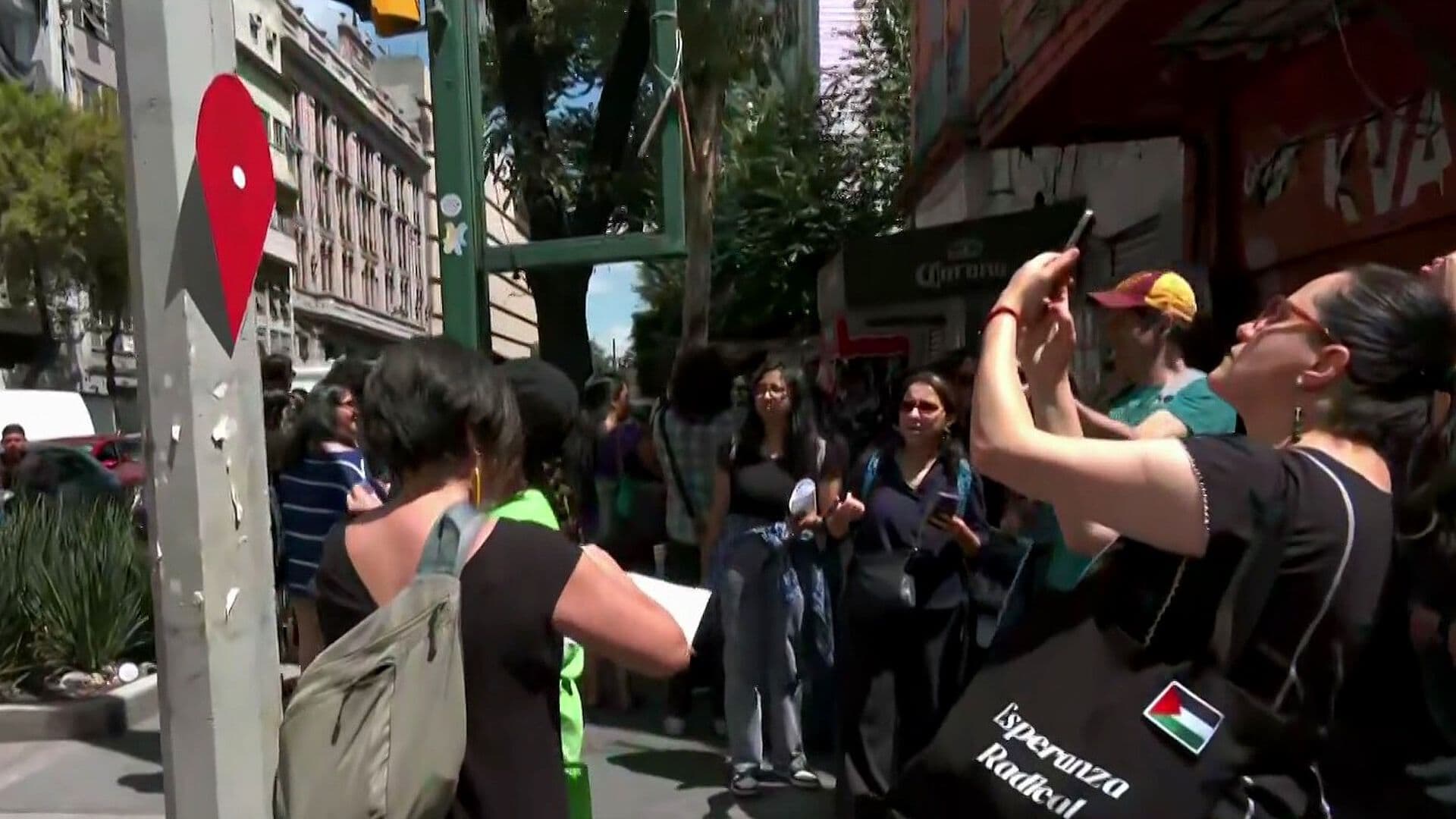 Vecinos de Varias Alcaldías Protestan contra la Gentrificación en CDMX