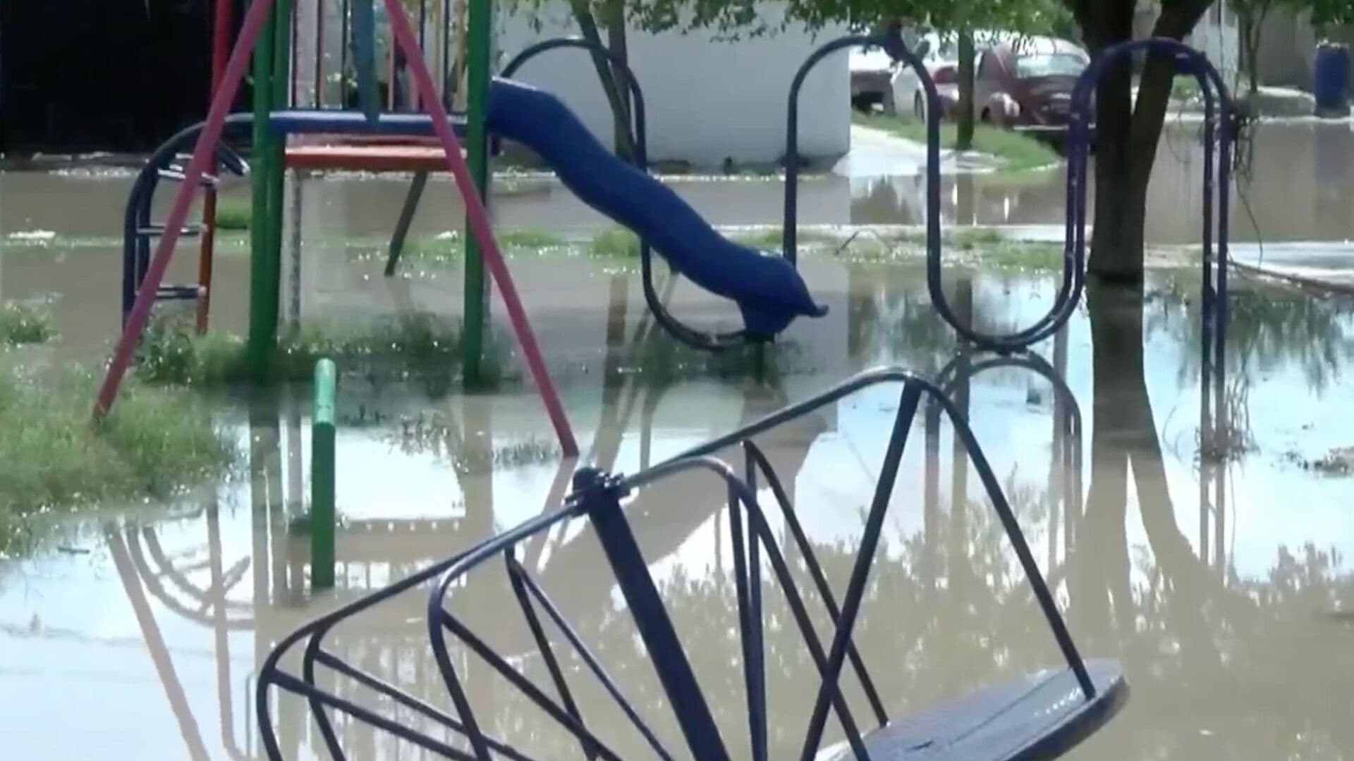 Lluvias por el Huracán Polo Deja a Ciudad Juárez, Chihuahua, Bajo el Agua