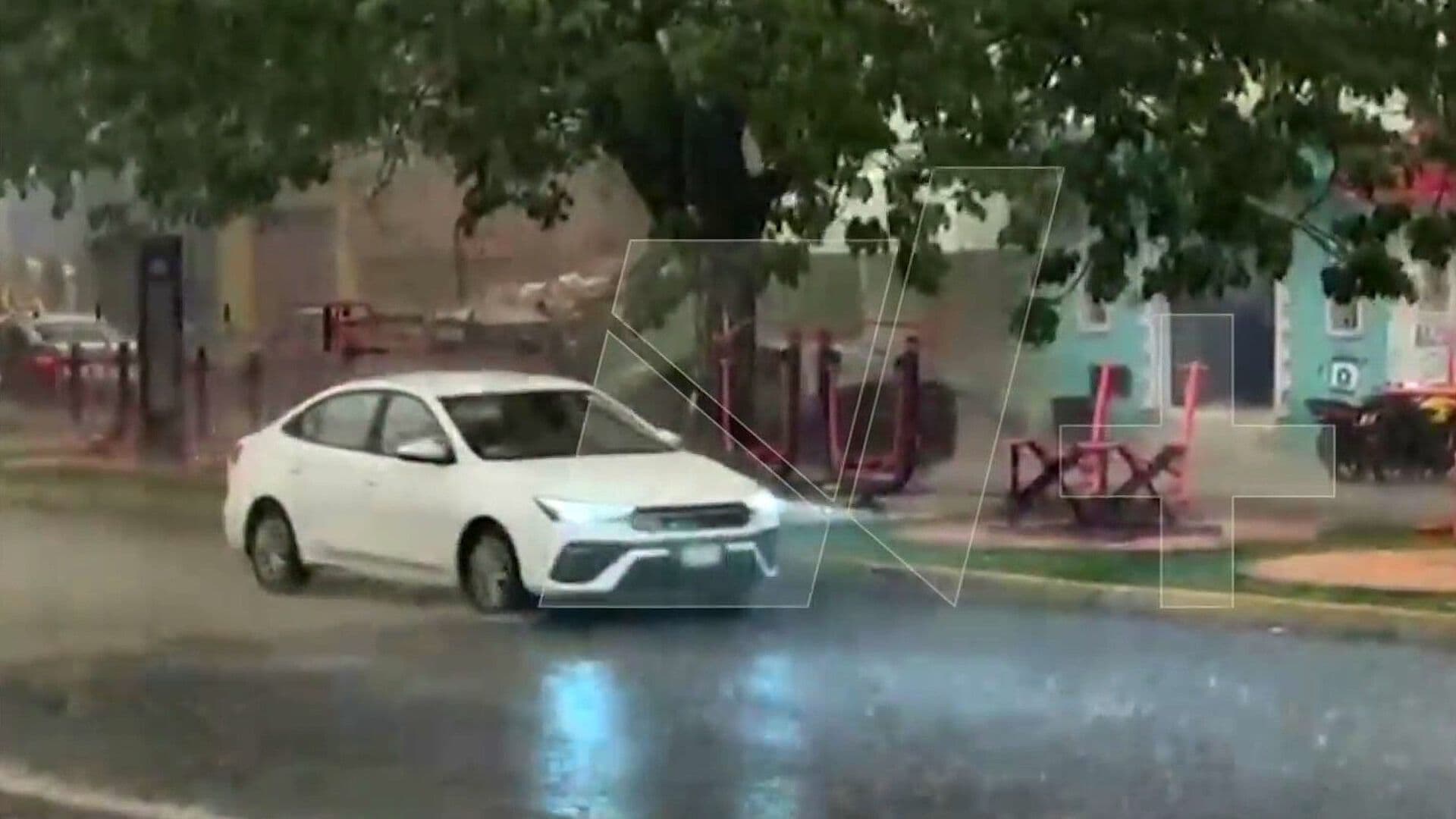 Fuertes Lluvias Inundan Colonias y Viviendas en Cinco Municipios de Campeche