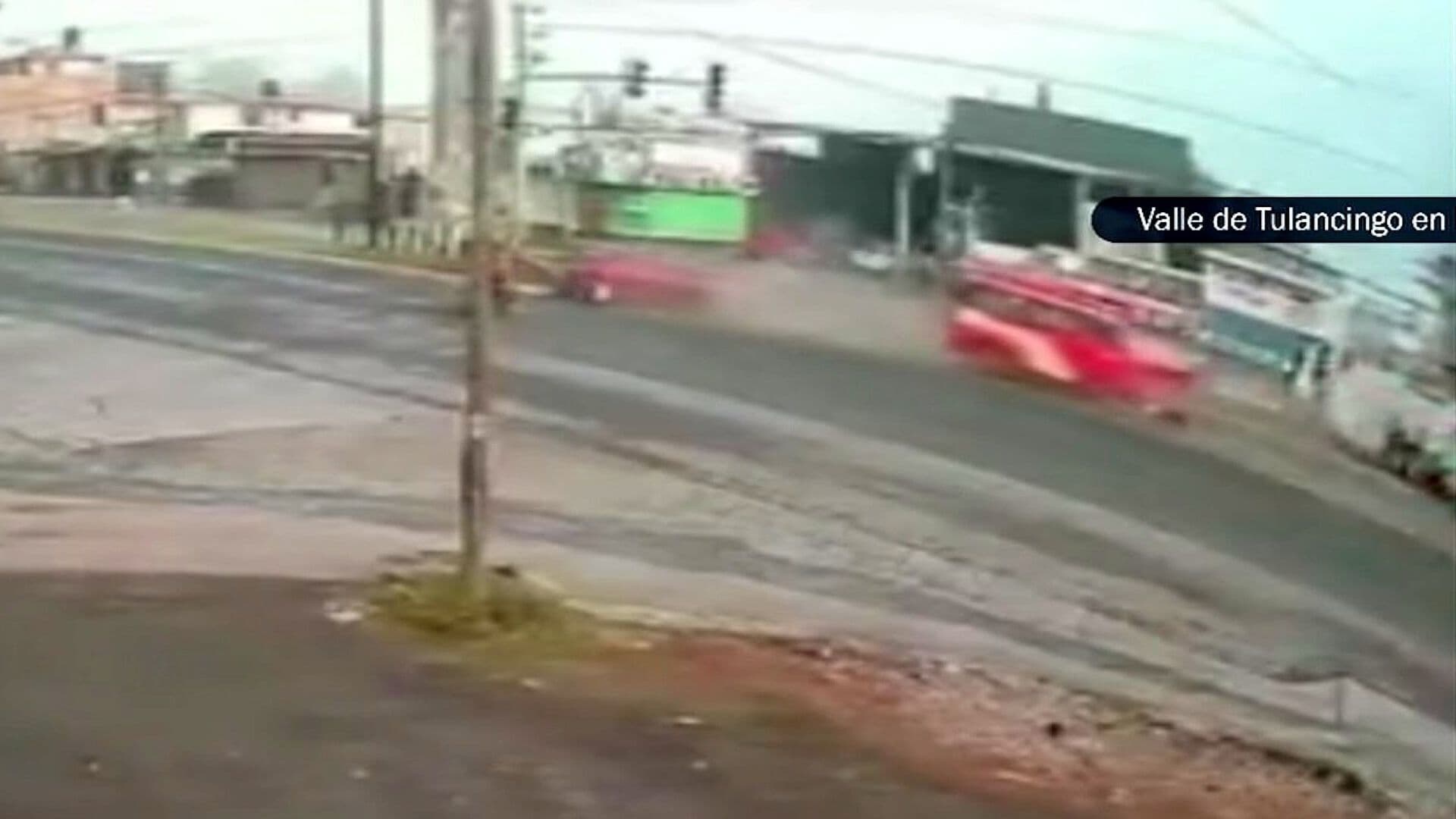 Choque entre Auto y Transporte Público Dejó Dos Heridos en Tulancingo, Hidalgo