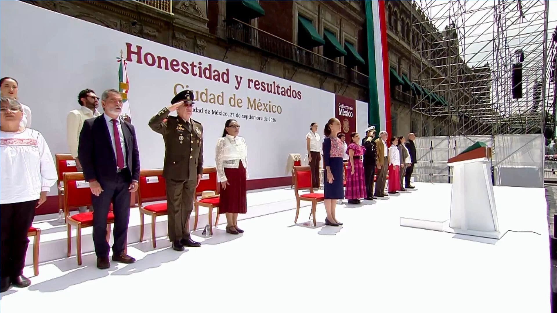 Sheinbaum Cerró en el Zócalo su Gira de Rendición de Cuentas a Casi Dos Años de Gobierno
