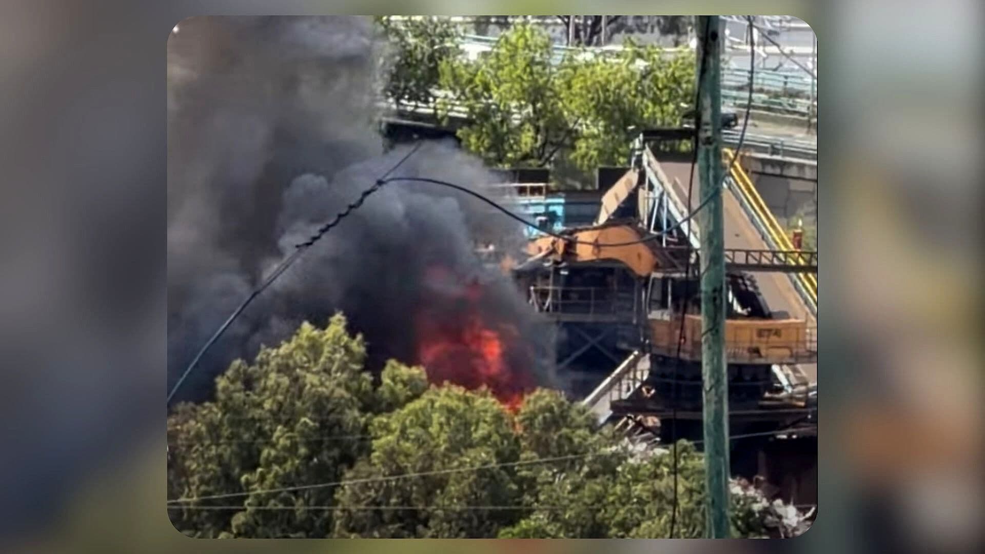 Fuerte Incendio en Empresa de Tultitlán Generó Enorme Columna de Humo Negro