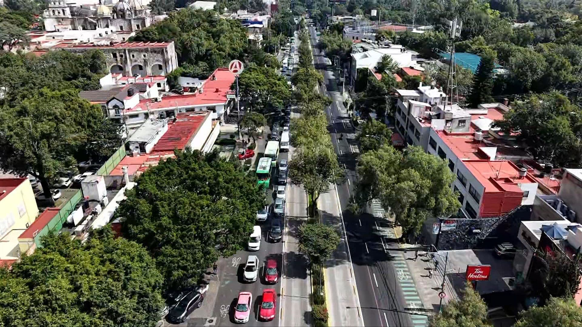 Desde el Aire: Bloqueo en Insurgentes Afecta Circulación del Metrobús Línea 1