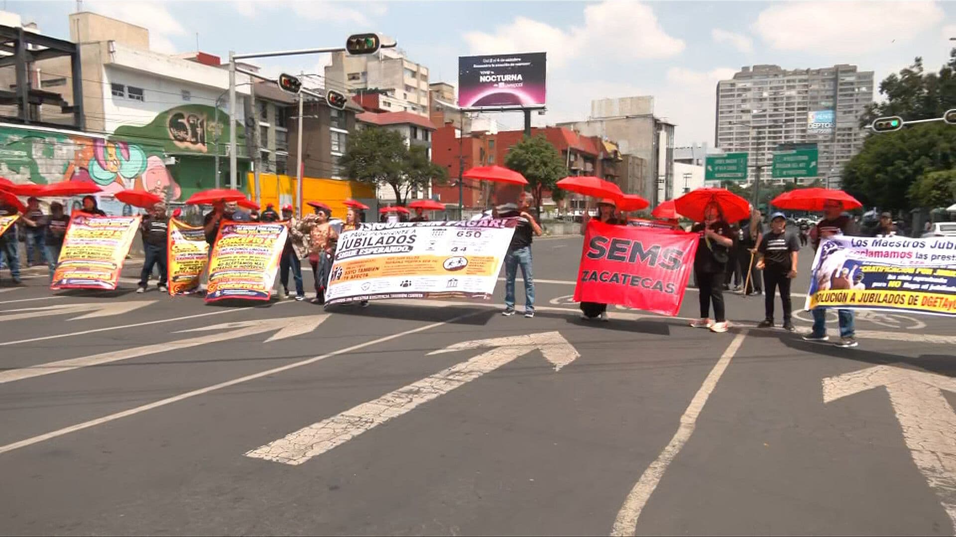 Bloqueo en Avenida Universidad Provoca Caos Vial