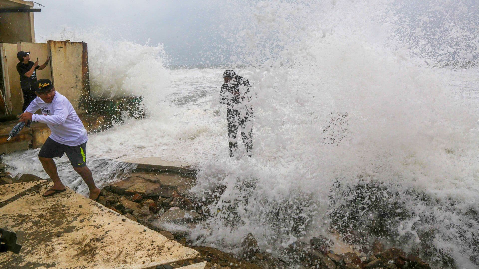 Cierran el Puerto de Acapulco a la Navegación por la Tormenta Tropical Rachel