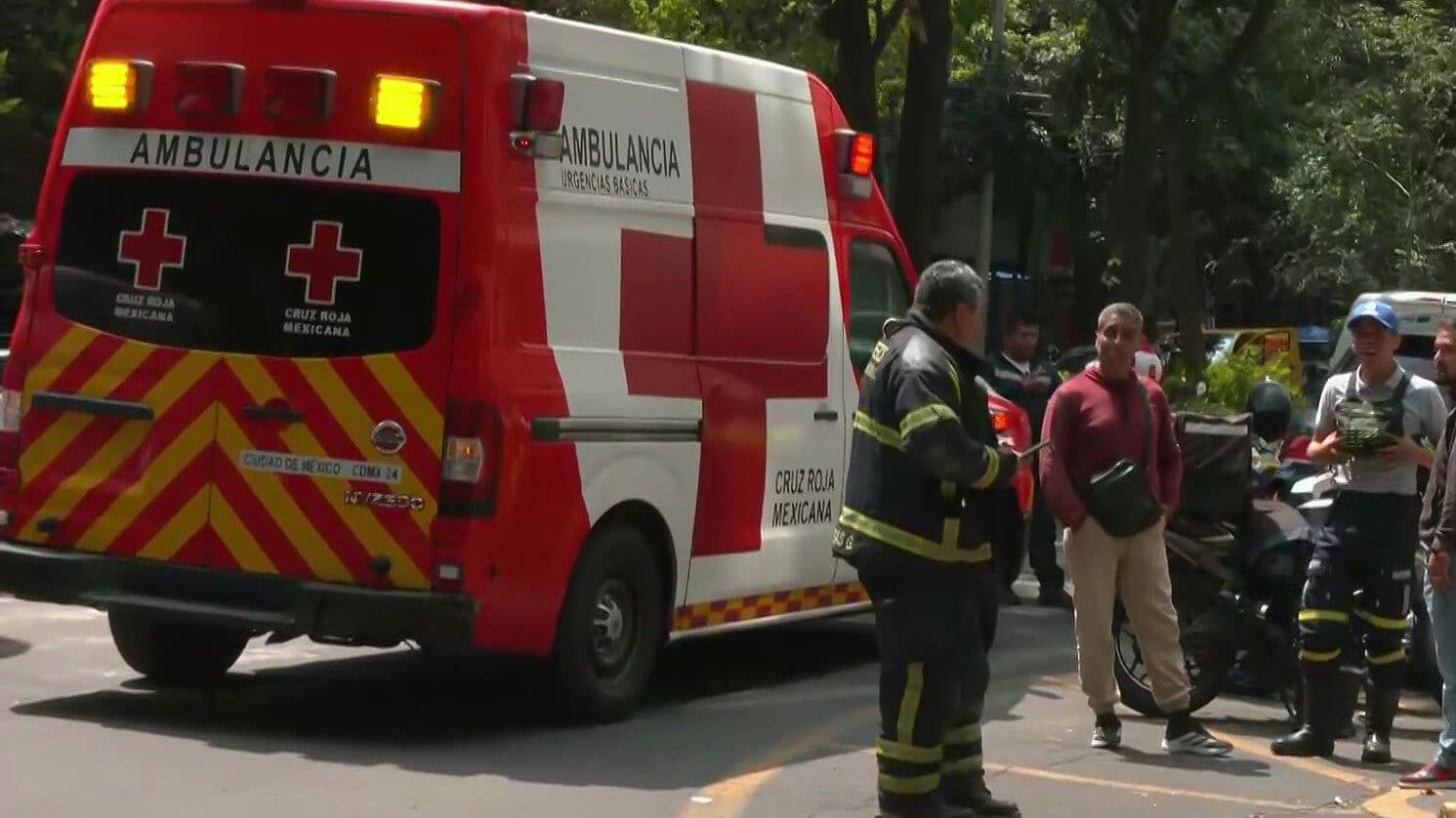 Motociclista Resulta Herido tras Chocar con un Taxi en Polanco; Hay Afectaciones Viales