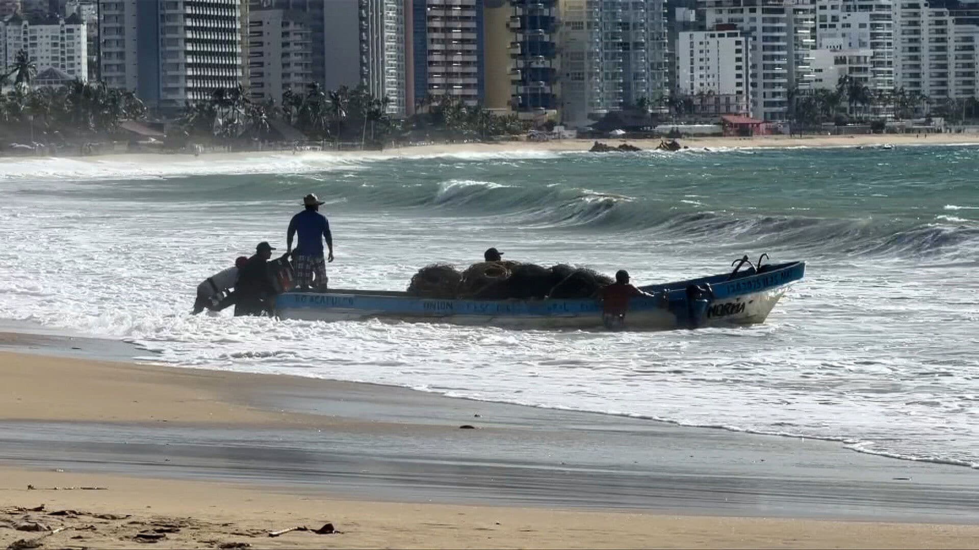 Rachel Sigue los Pasos de 'Polo' y Genera Fuerte Oleaje en Acapulco