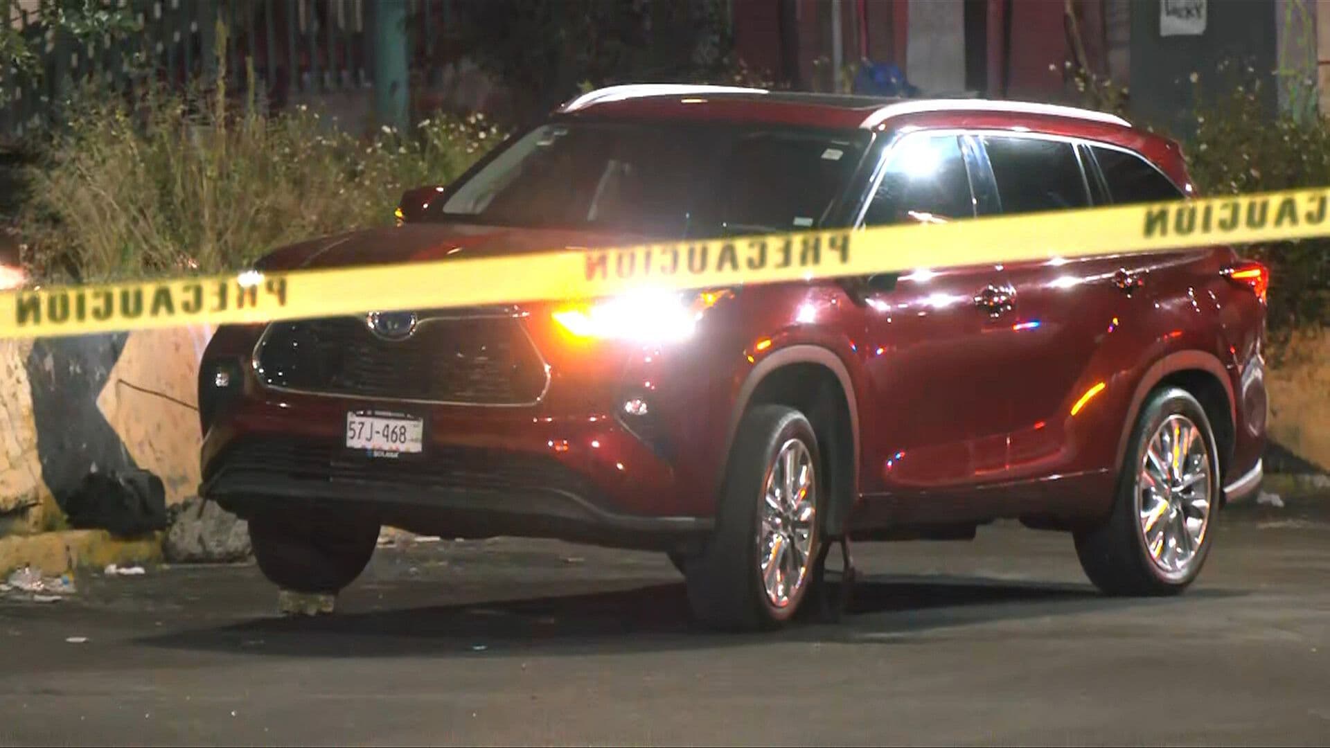 Motociclista Muere Arrollado por Camioneta en CDMX; Uno Más Lesionado