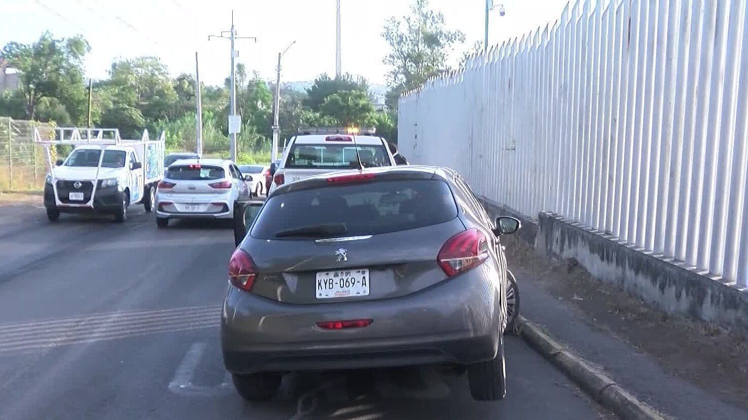 Choque Entre Dos Camionetas Deja al Menos Cinco Lesionados en Guadalajara